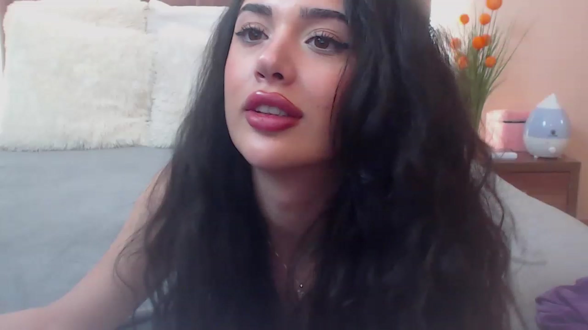 Gallery image thumbnail from DestinyFox1's myfreecams stream on, 03/19/2023, 11:57 image 13 of 20