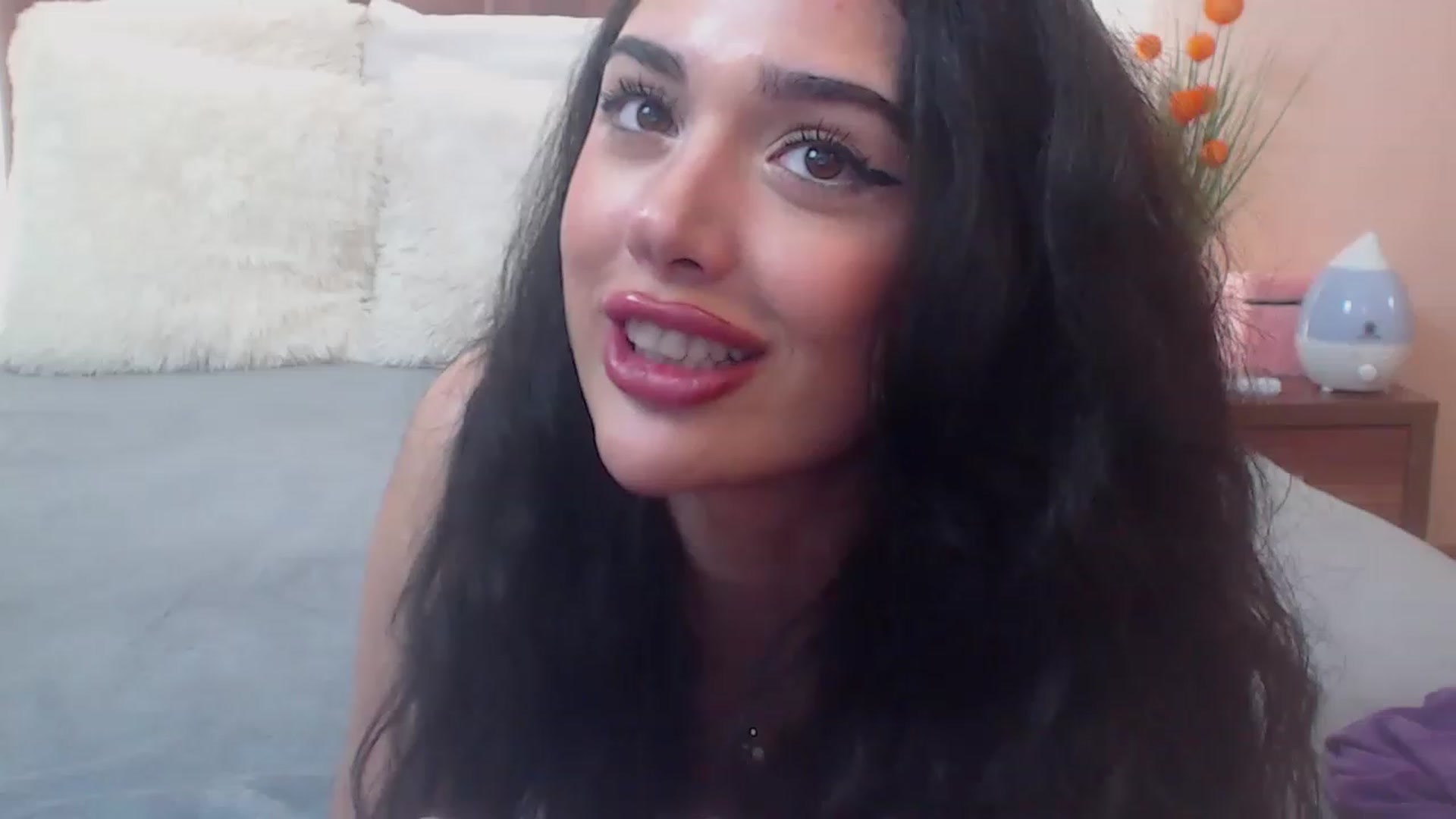 Gallery image thumbnail from DestinyFox1's myfreecams stream on, 03/19/2023, 11:57 image 12 of 20
