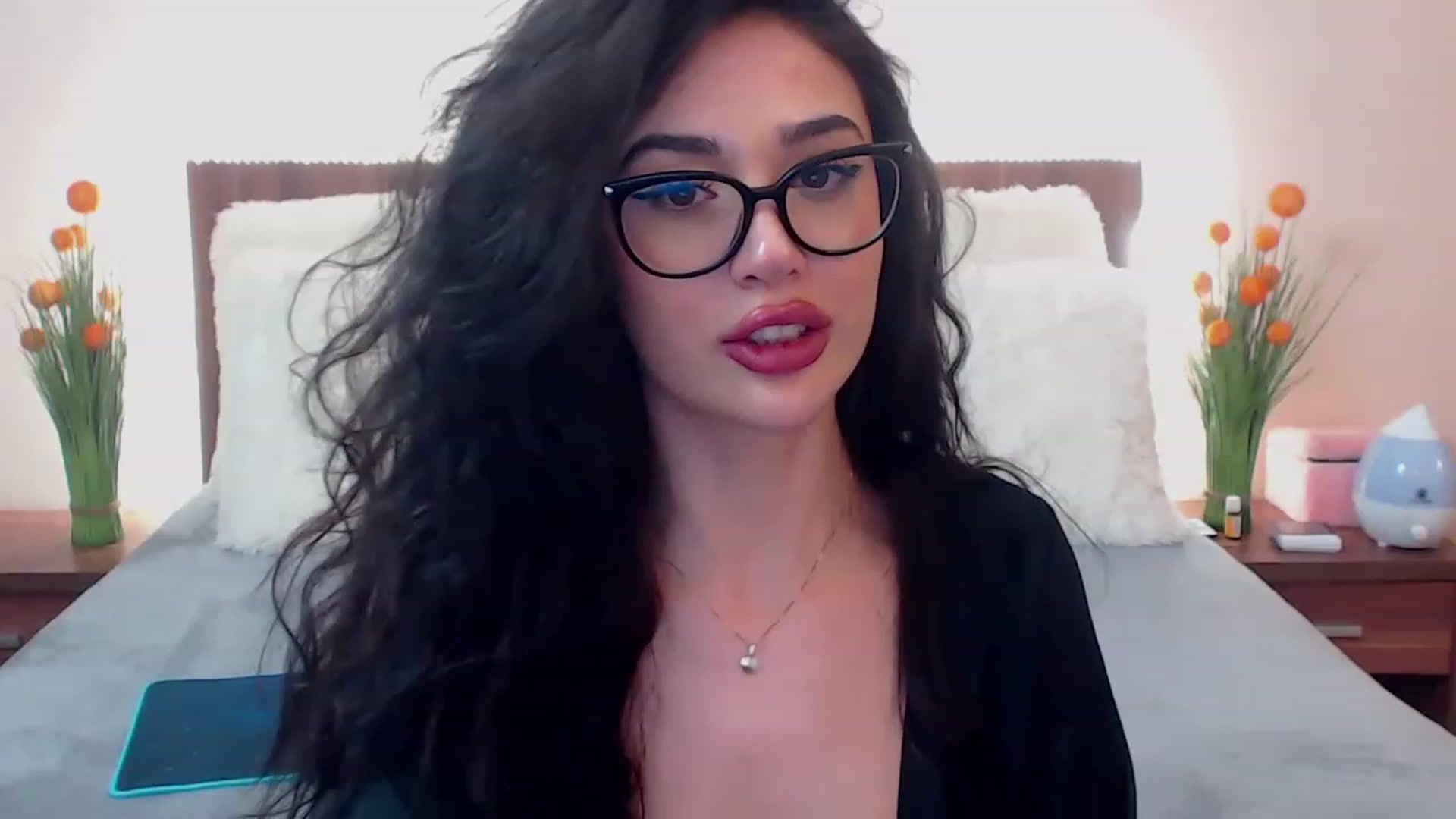 Gallery image thumbnail from DestinyFox1's myfreecams stream on, 03/19/2023, 12:27 image 7 of 20