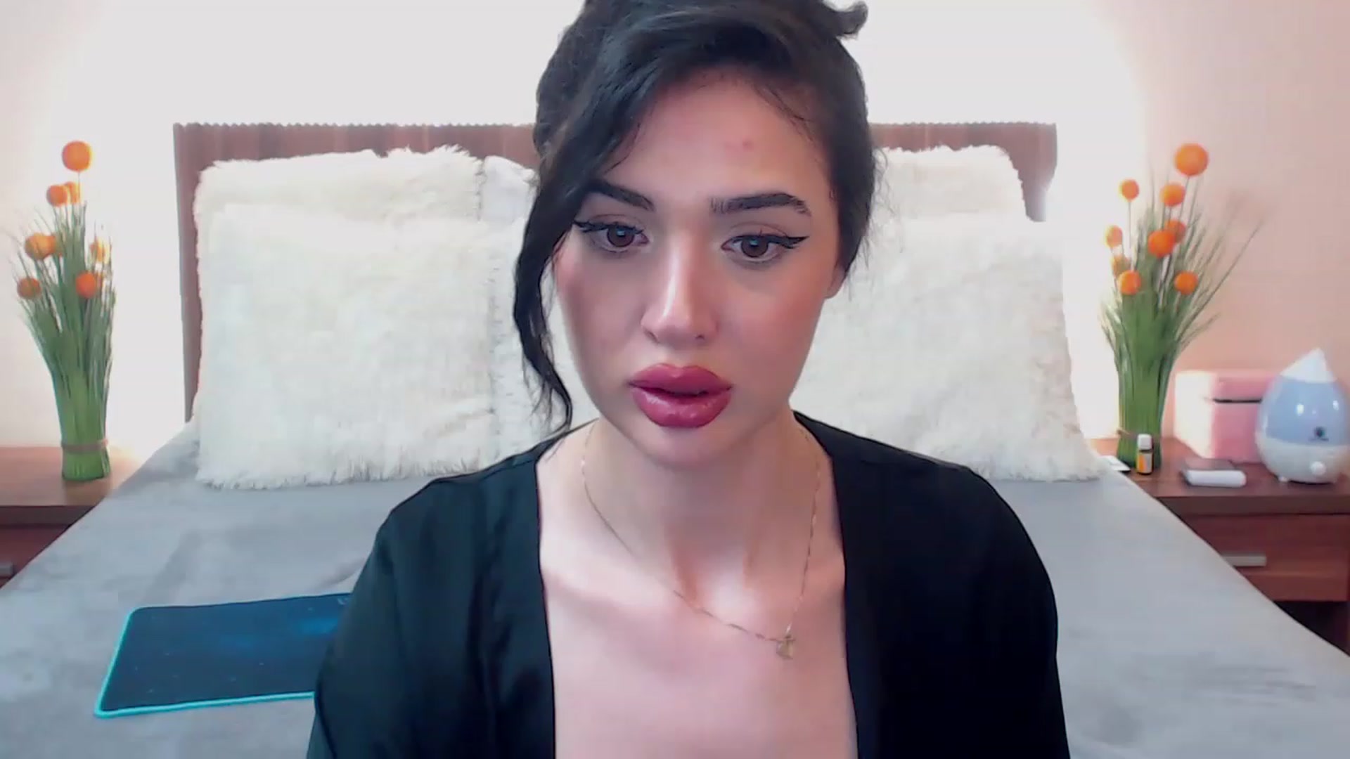 Gallery image thumbnail from DestinyFox1's myfreecams stream on, 03/19/2023, 12:39 image 11 of 20