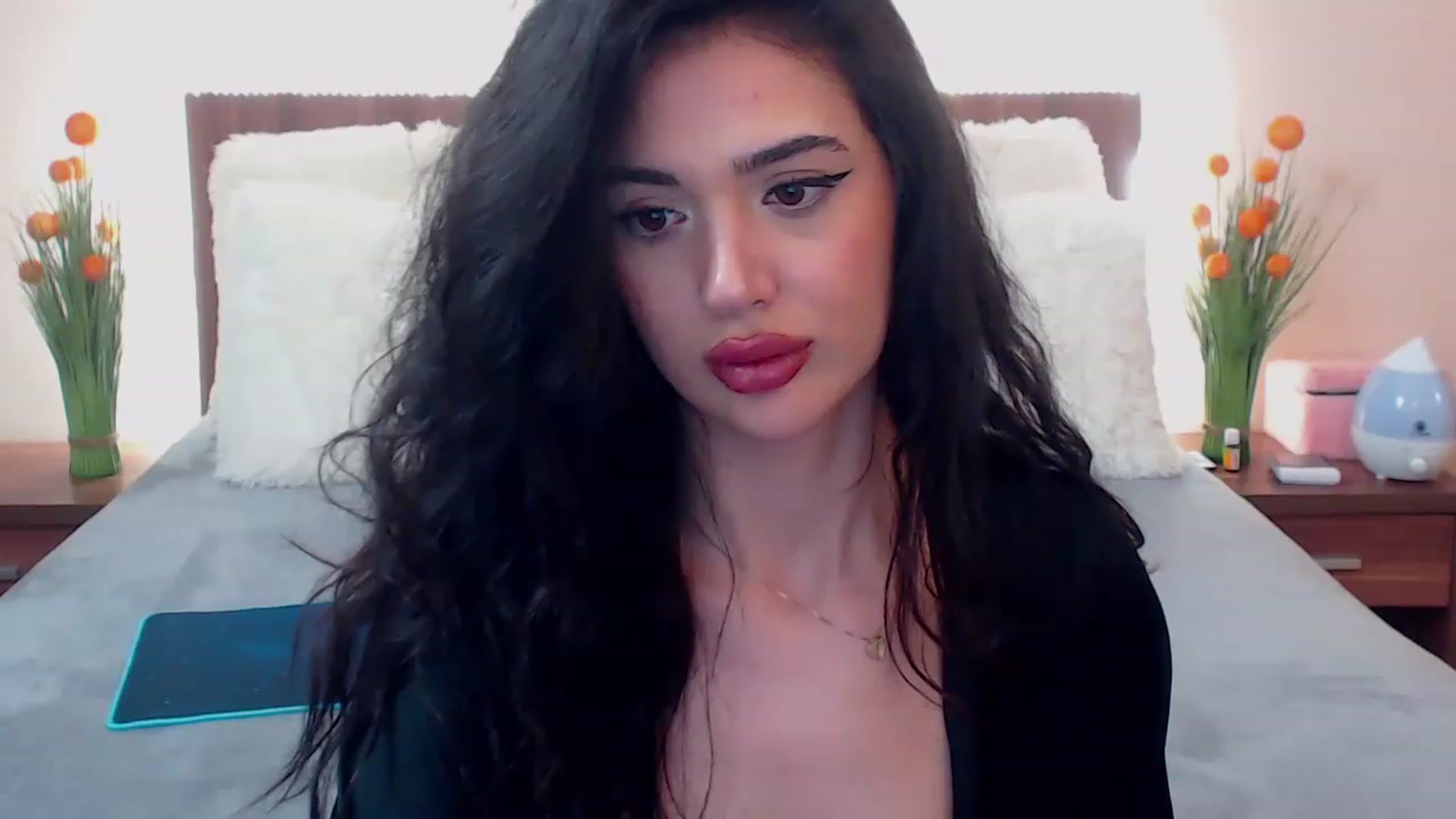 Gallery image thumbnail from DestinyFox1's myfreecams stream on, 03/19/2023, 12:39 image 5 of 20