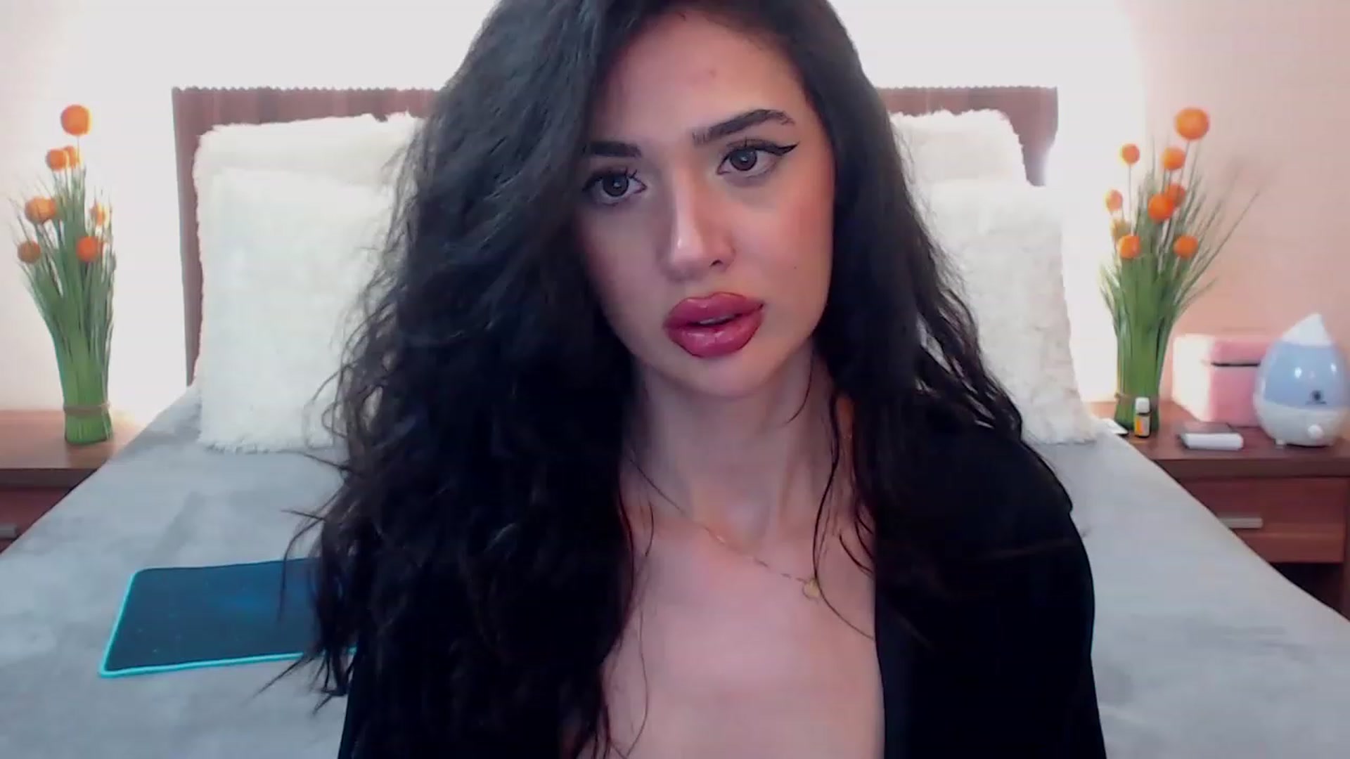 Gallery image thumbnail from DestinyFox1's myfreecams stream on, 03/19/2023, 12:39 image 4 of 20