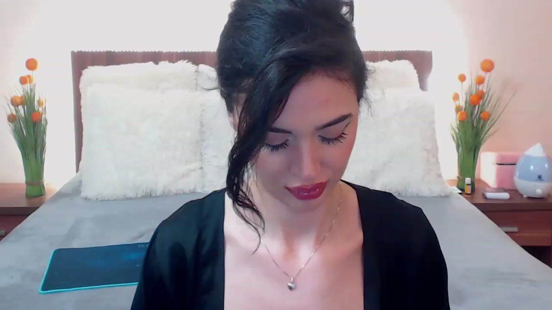 Gallery image thumbnail from DestinyFox1's myfreecams stream on, 03/19/2023, 12:39 image 20 of 20