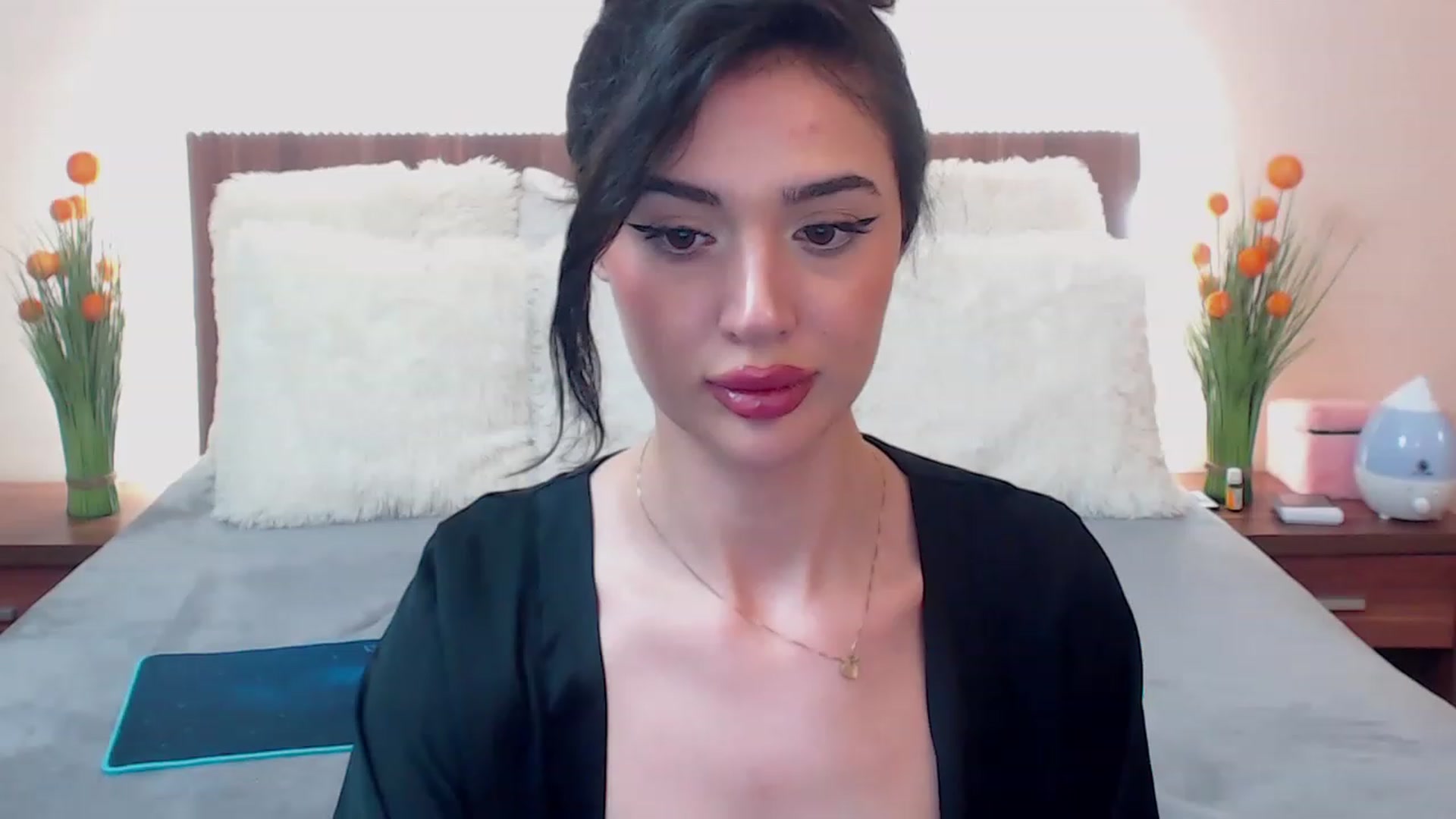 Gallery image thumbnail from DestinyFox1's myfreecams stream on, 03/19/2023, 12:39 image 14 of 20