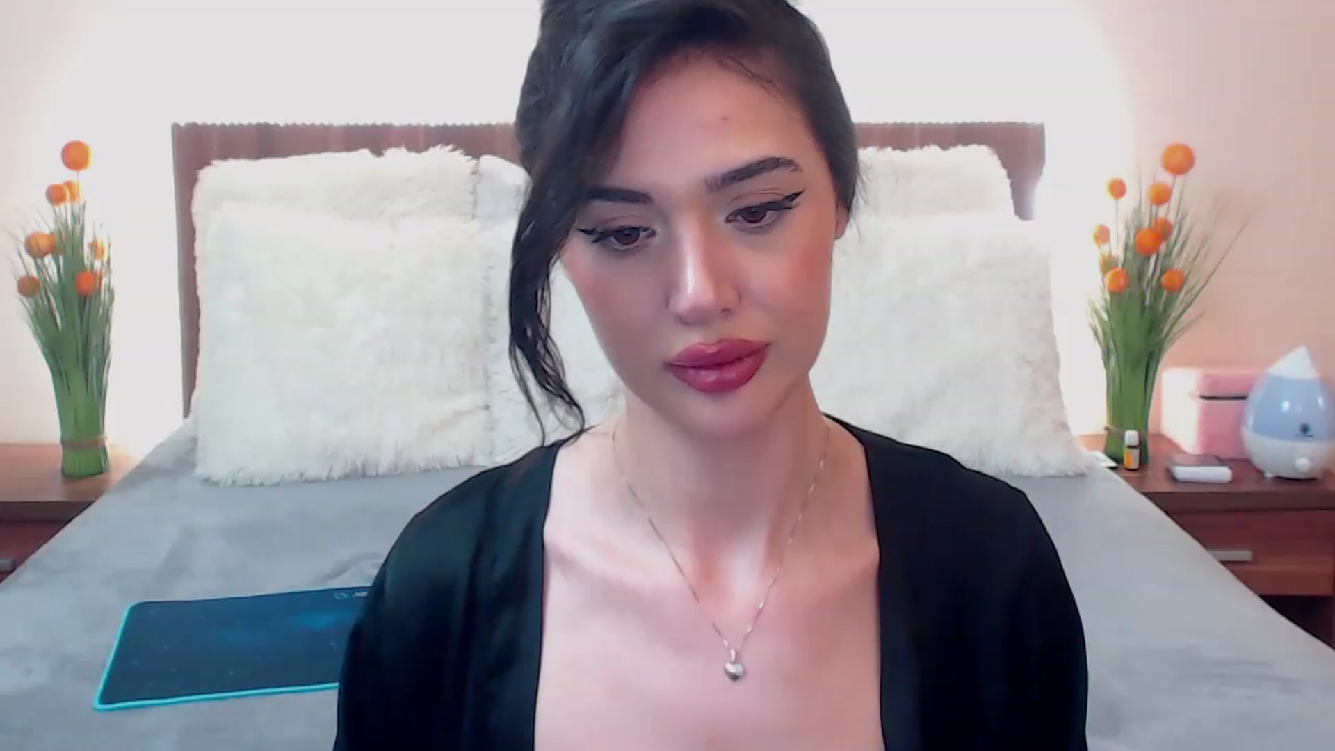 Gallery image thumbnail from DestinyFox1's myfreecams stream on, 03/19/2023, 12:39 image 15 of 20