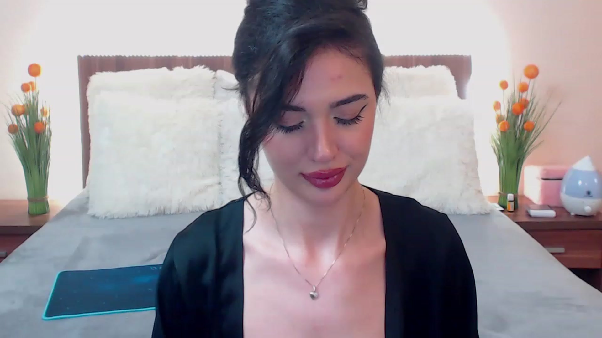 Gallery image thumbnail from DestinyFox1's myfreecams stream on, 03/19/2023, 12:39 image 16 of 20