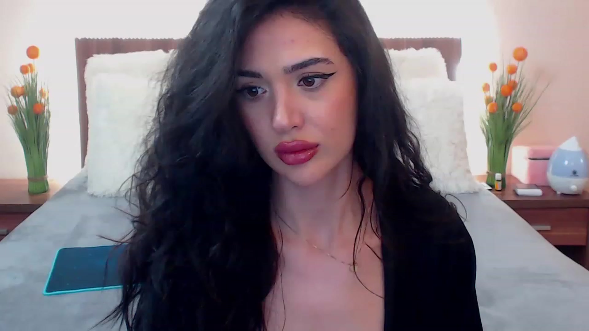 Gallery image thumbnail from DestinyFox1's myfreecams stream on, 03/19/2023, 12:39 image 3 of 20