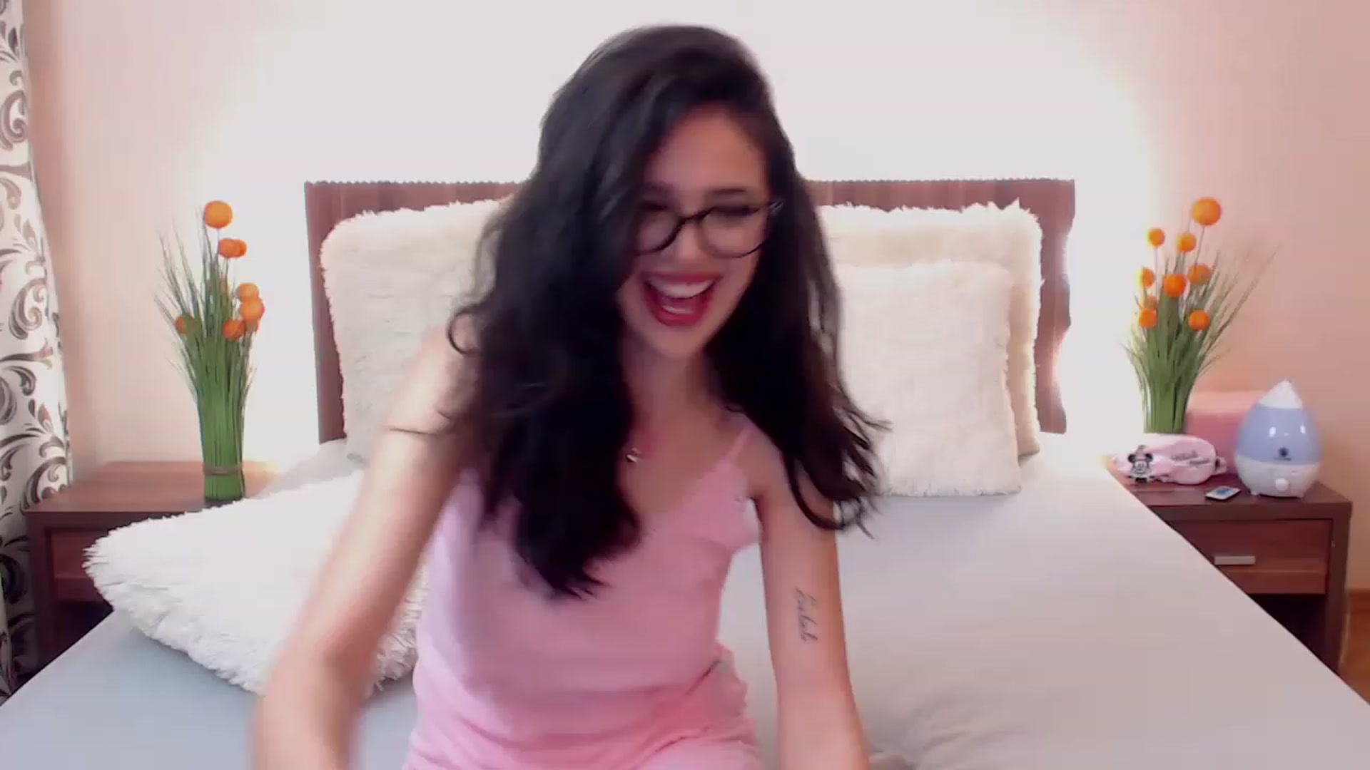 Gallery image thumbnail from DestinyFox1's myfreecams stream on, 03/21/2023, 07:39 image 6 of 20