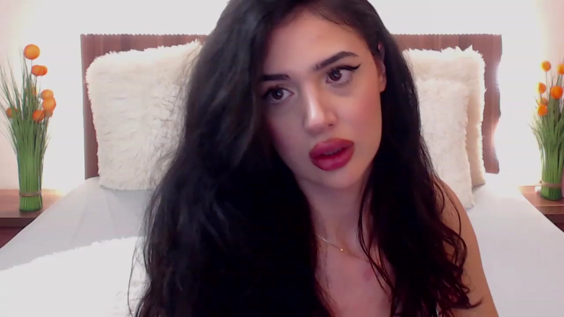 Gallery image thumbnail from DestinyFox1's myfreecams stream on, 03/21/2023, 07:39 image 19 of 20