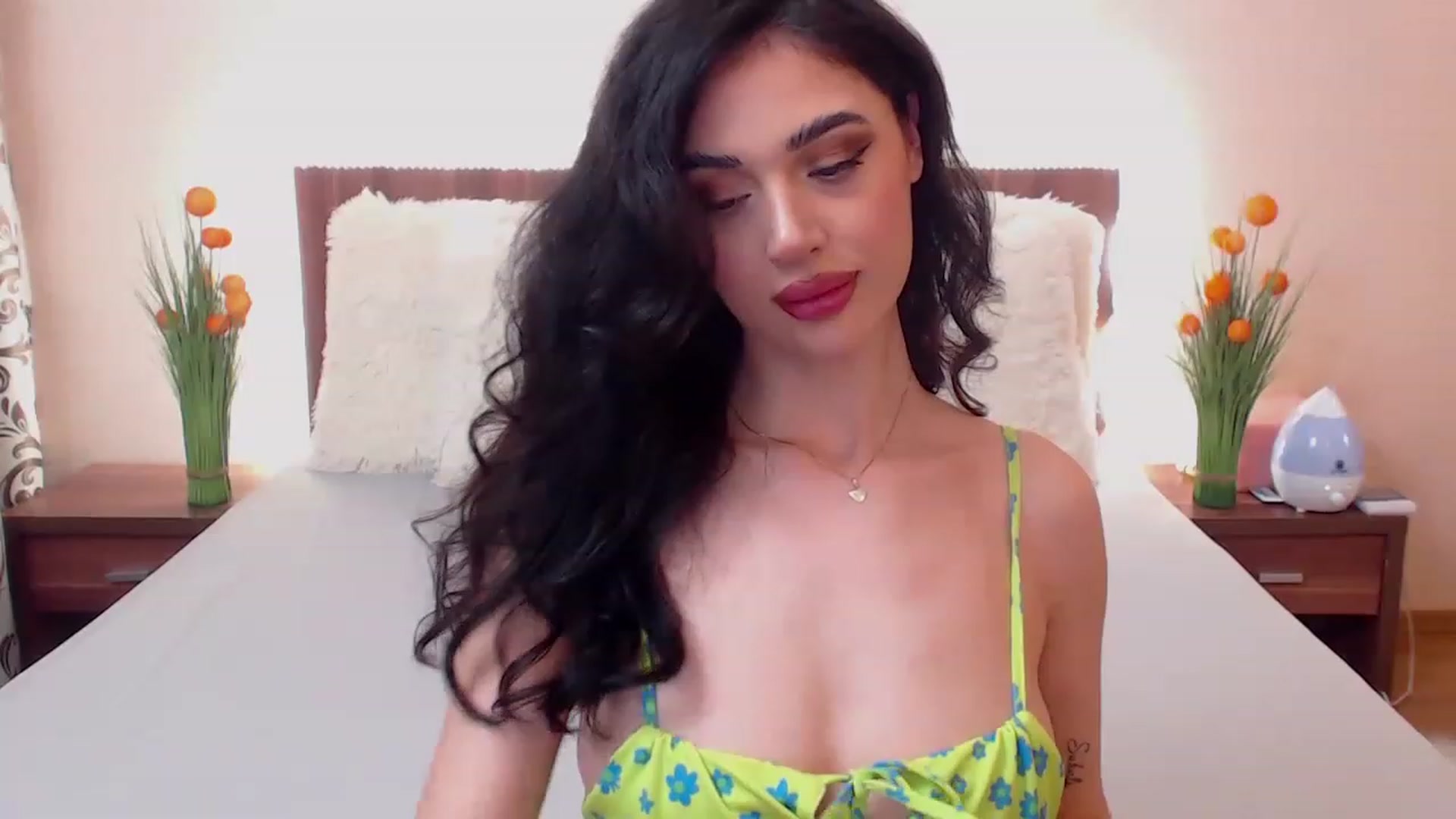 Gallery image thumbnail from DestinyFox1's myfreecams stream on, 03/23/2023, 08:42 image 8 of 20
