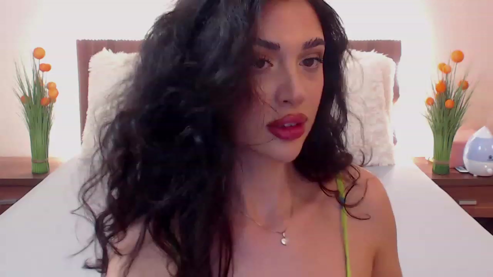 Gallery image thumbnail from DestinyFox1's myfreecams stream on, 03/23/2023, 08:42 image 20 of 20