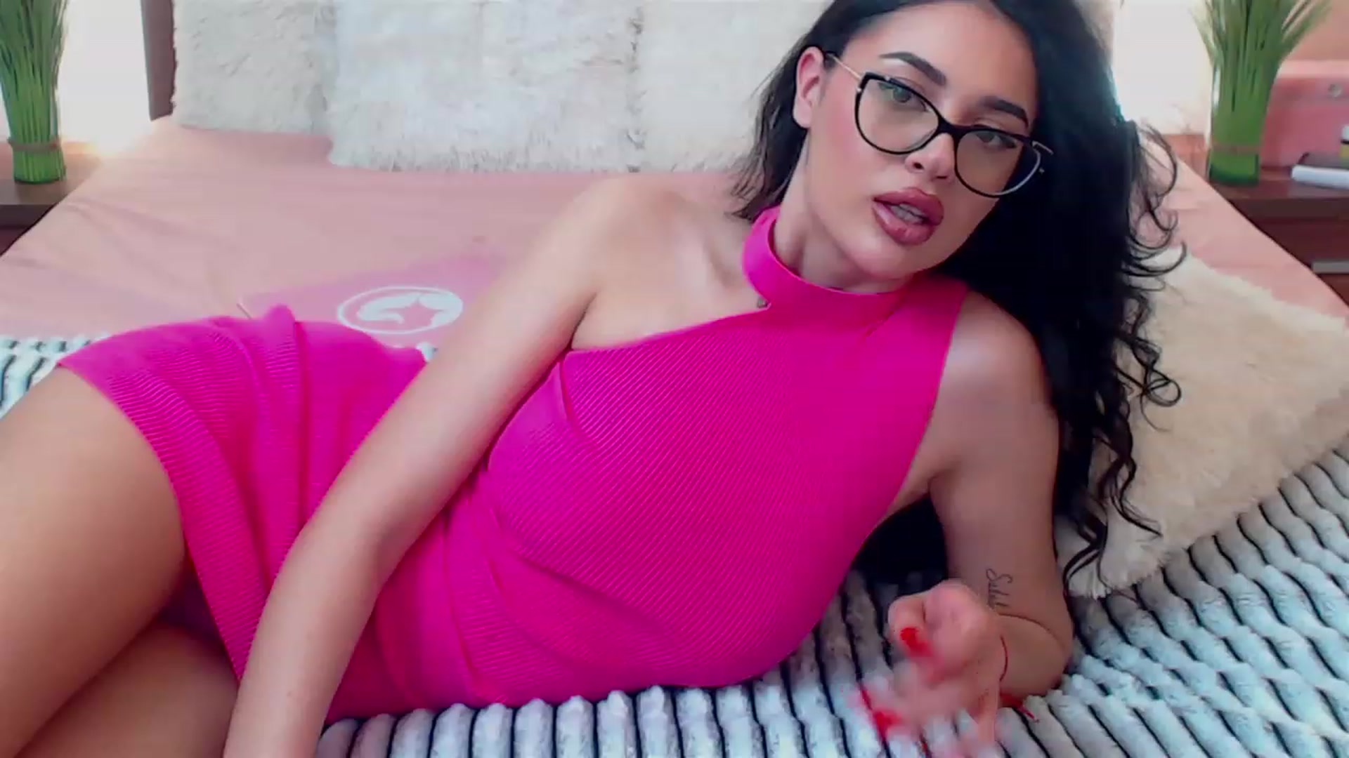 Gallery image thumbnail from DestinyFox1's myfreecams stream on, 04/17/2023, 11:38 image 9 of 20