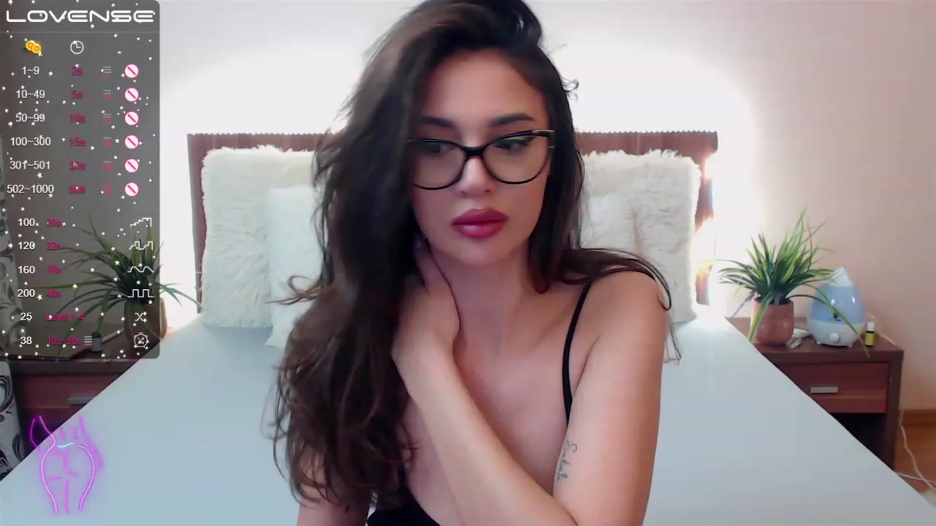 Gallery image thumbnail from DestinyFox1's myfreecams stream on, 05/13/2023, 11:45 image 18 of 20