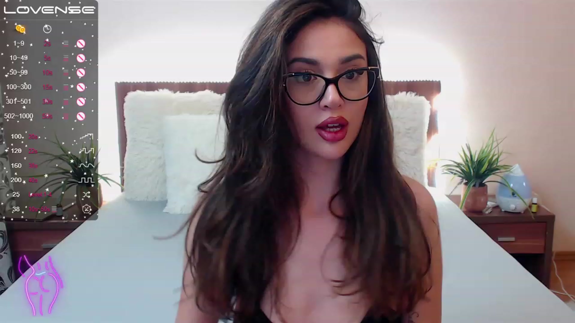 Gallery image thumbnail from DestinyFox1's myfreecams stream on, 05/13/2023, 11:45 image 2 of 20