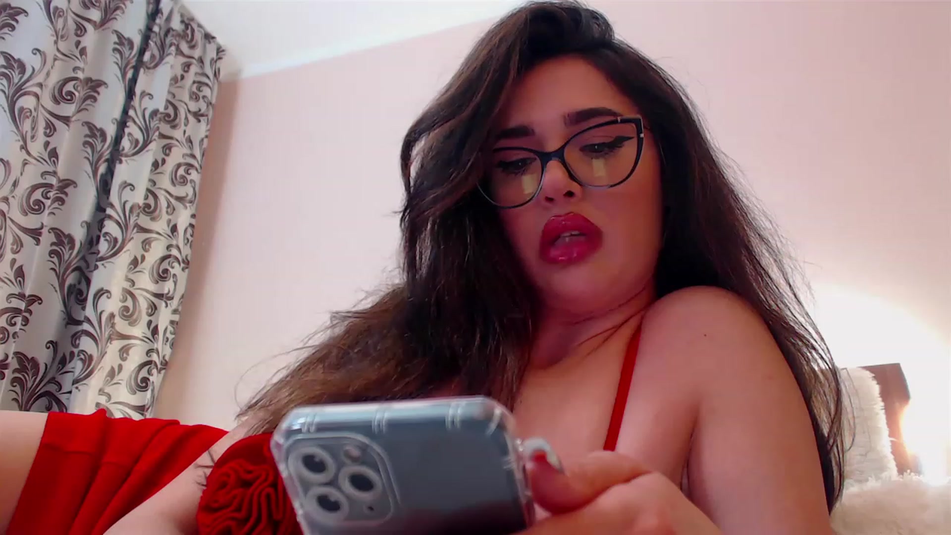 Gallery image thumbnail from DestinyFox1's myfreecams stream on, 05/16/2023, 09:22 image 6 of 20