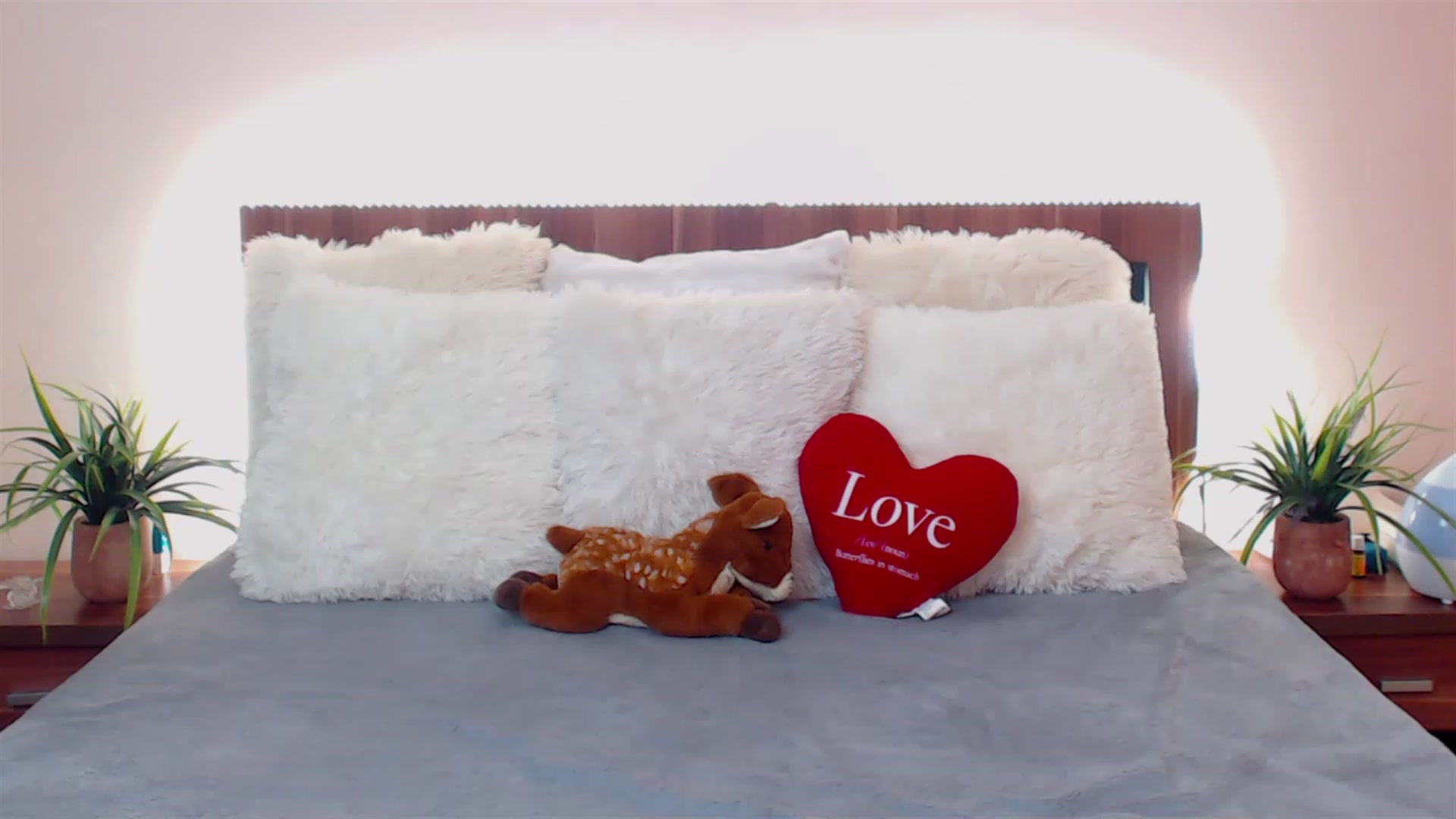 Gallery image thumbnail from DestinyFox1's myfreecams stream on, 05/21/2023, 13:12 image 13 of 20