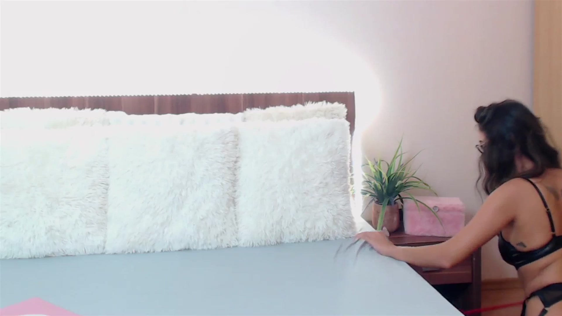 Gallery image thumbnail from DestinyFox1's myfreecams stream on, 09/20/2023, 05:02 image 12 of 20