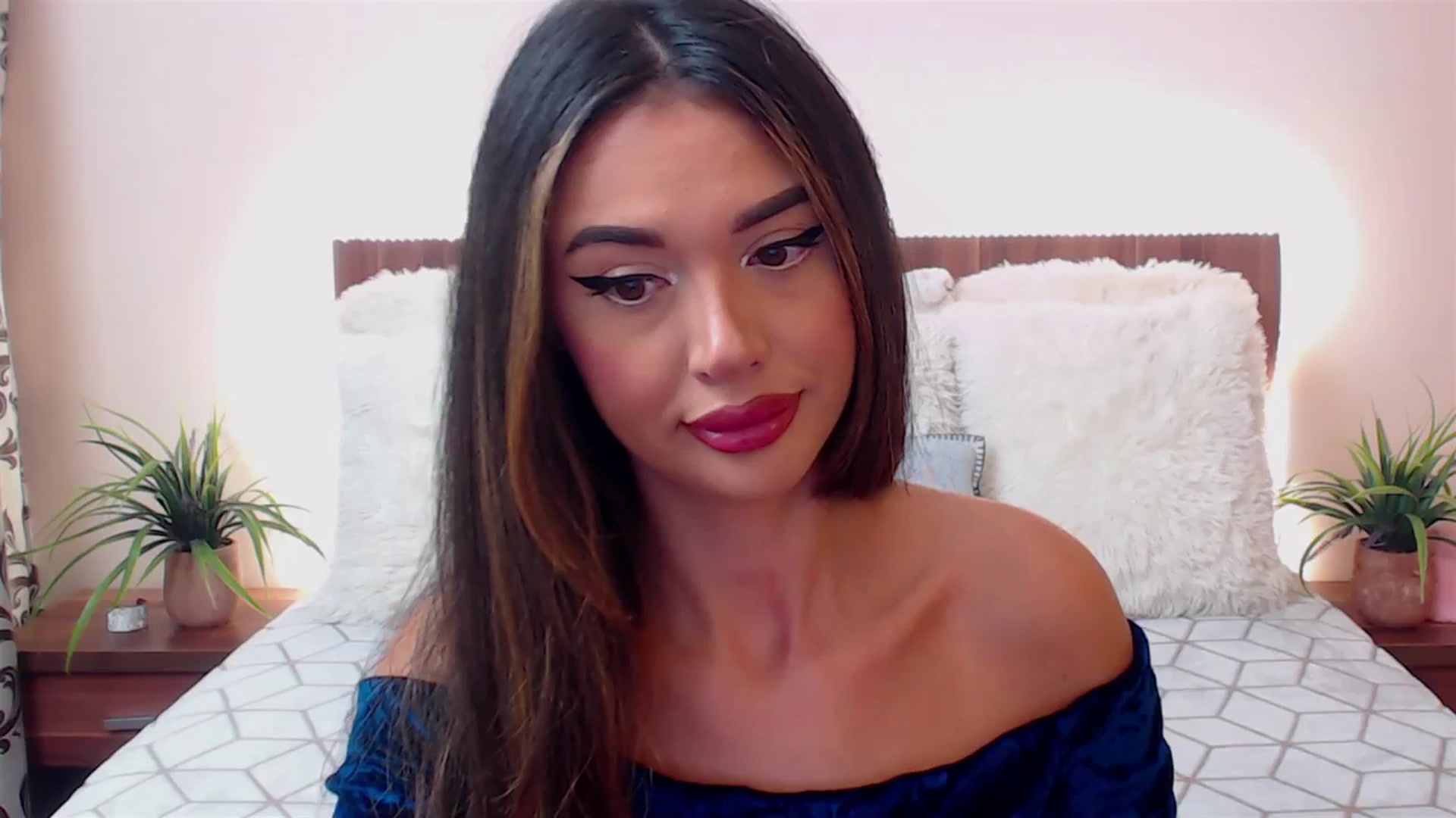 Gallery image thumbnail from DestinyFox1's myfreecams stream on, 10/07/2023, 05:13 image 2 of 20