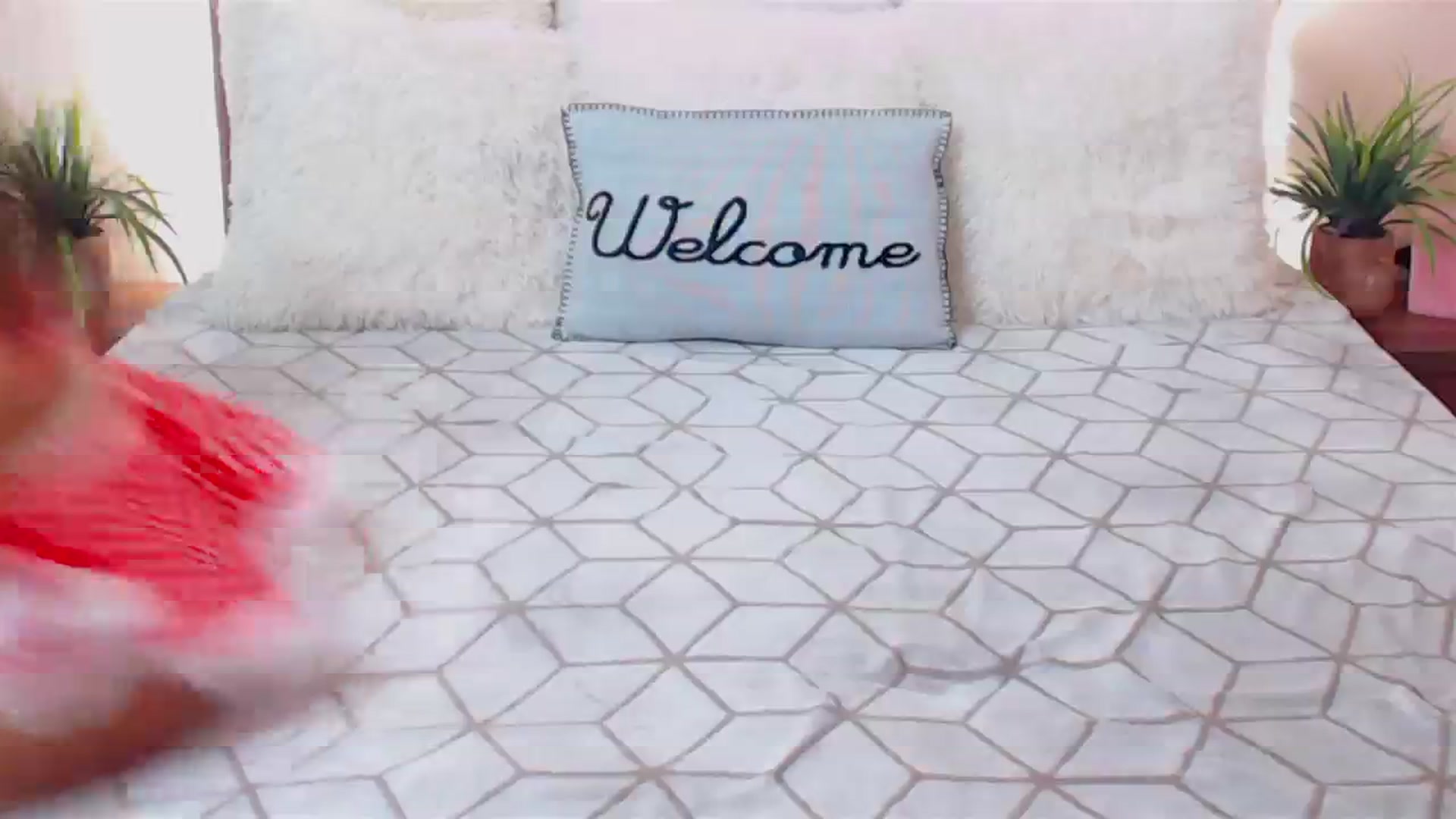 Gallery image thumbnail from DestinyFox1's myfreecams stream on, 10/16/2023, 09:43 image 2 of 20