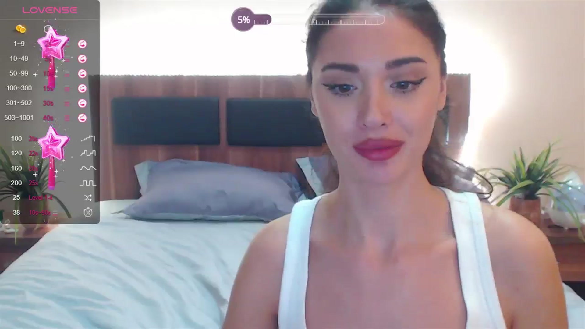 Gallery image thumbnail from DestinyFox1's myfreecams stream on, 11/21/2023, 20:04 image 19 of 20