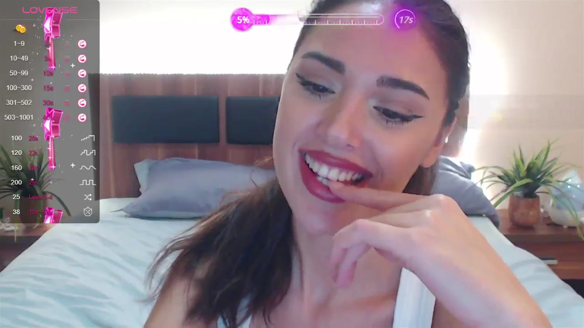 Gallery image thumbnail from DestinyFox1's myfreecams stream on, 11/21/2023, 20:04 image 20 of 20