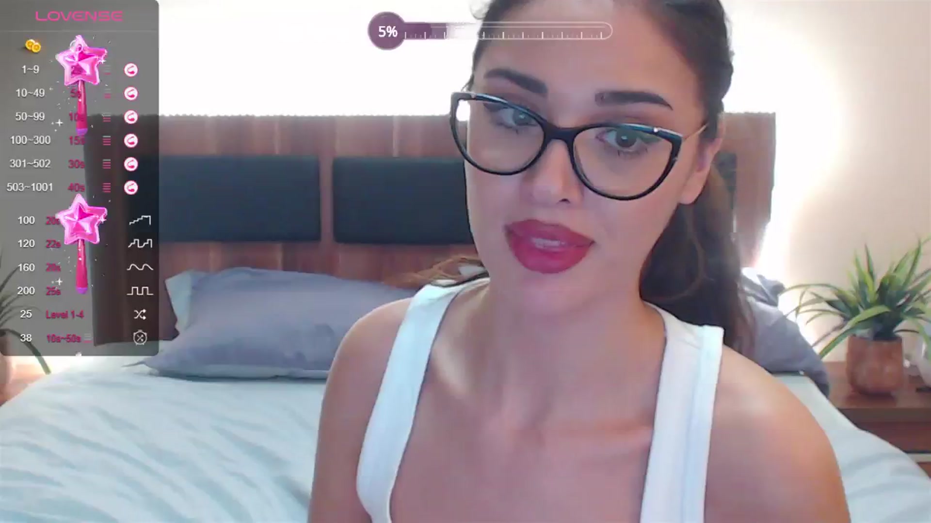 Gallery image thumbnail from DestinyFox1's myfreecams stream on, 11/21/2023, 20:04 image 17 of 20