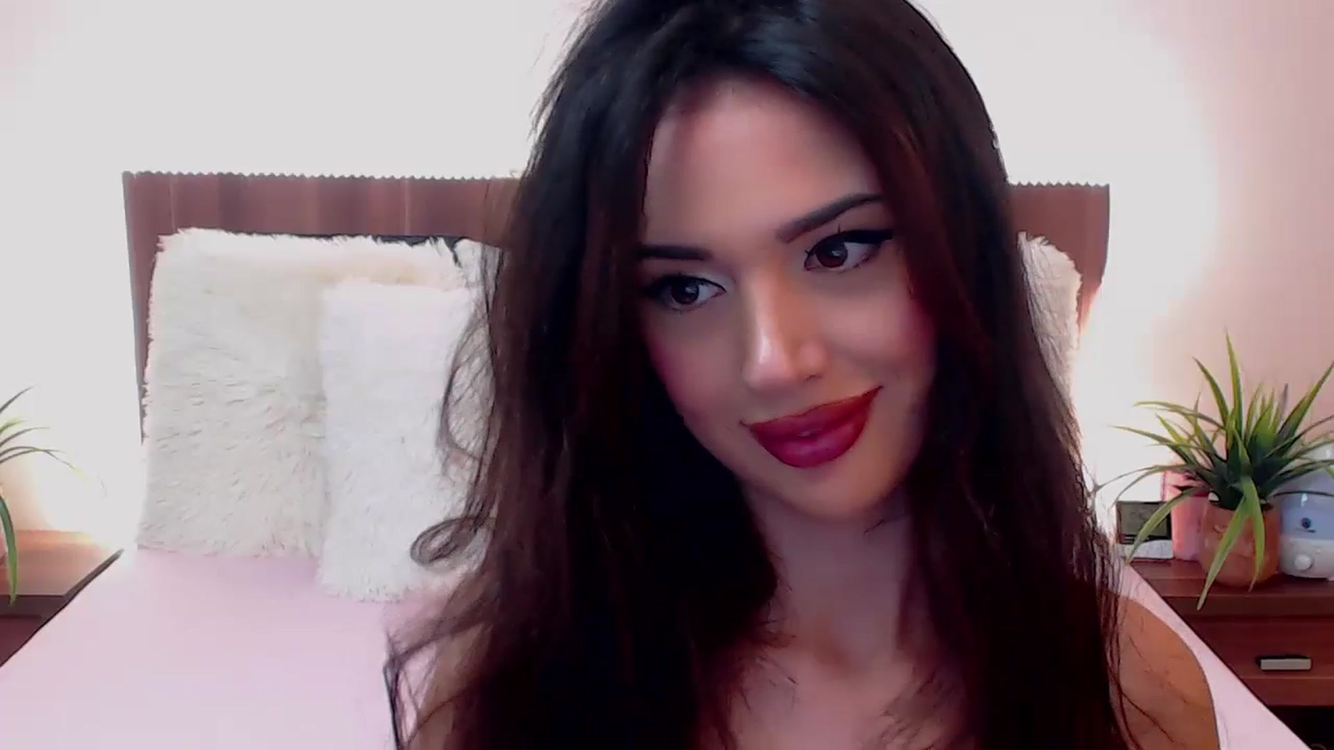 Gallery image thumbnail from DestinyFox1's myfreecams stream on, 12/14/2023, 07:59 image 5 of 20