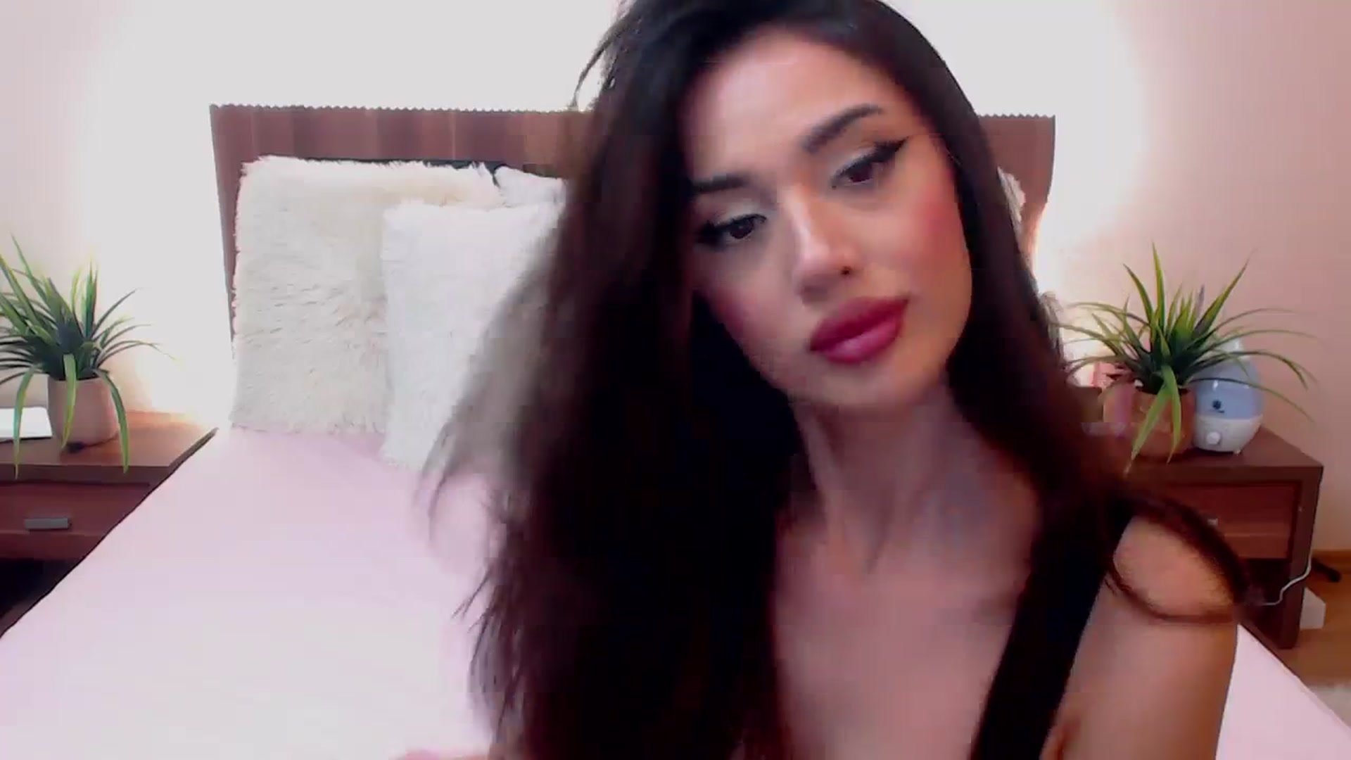 Gallery image thumbnail from DestinyFox1's myfreecams stream on, 12/14/2023, 07:59 image 19 of 20