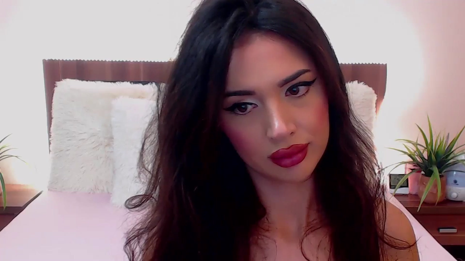 Gallery image thumbnail from DestinyFox1's myfreecams stream on, 12/14/2023, 07:59 image 6 of 20