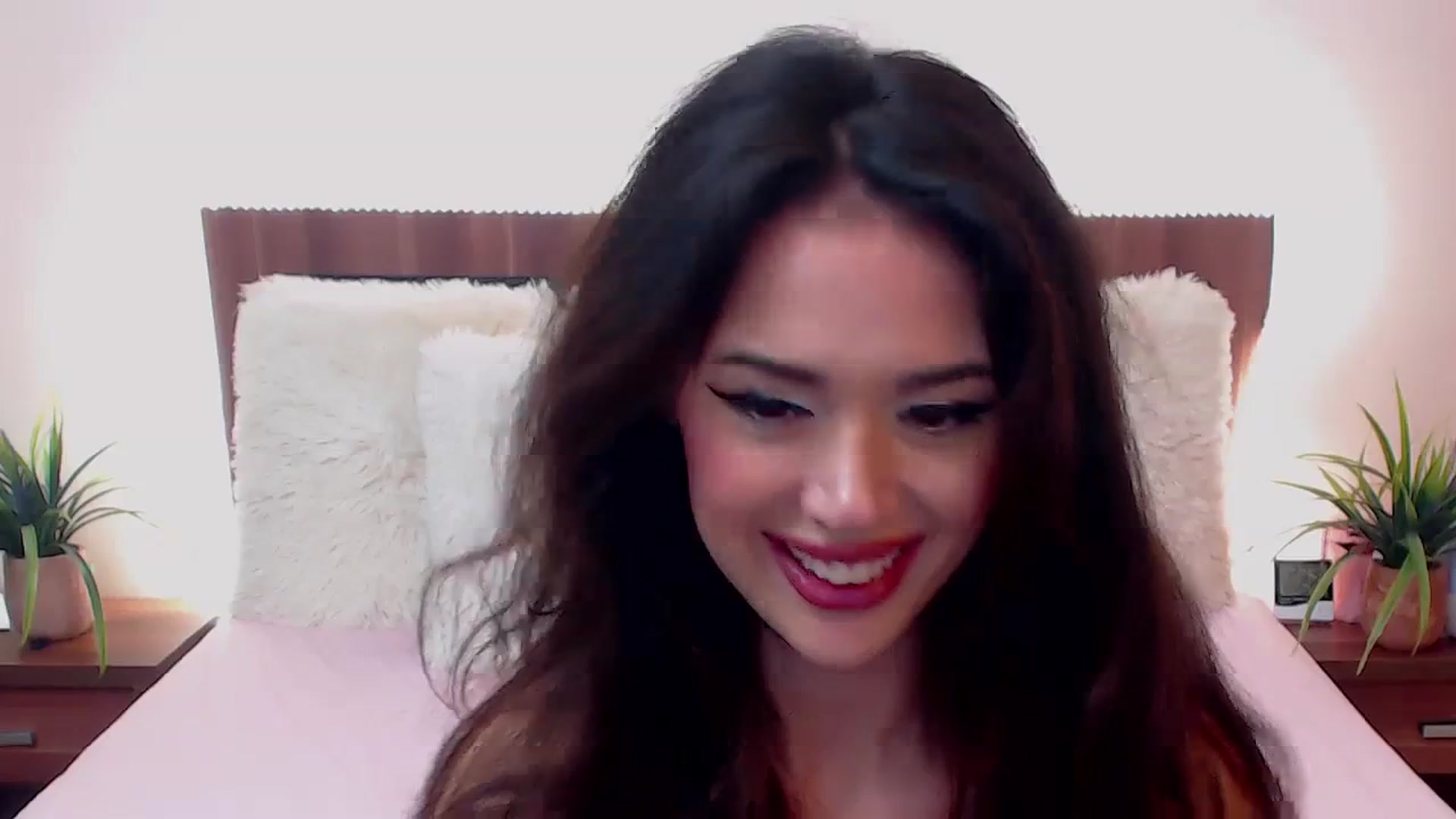 Gallery image thumbnail from DestinyFox1's myfreecams stream on, 12/14/2023, 11:17 image 3 of 20