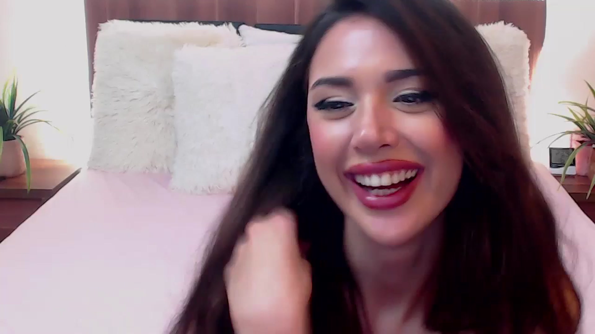 Gallery image thumbnail from DestinyFox1's myfreecams stream on, 12/14/2023, 11:33 image 16 of 20