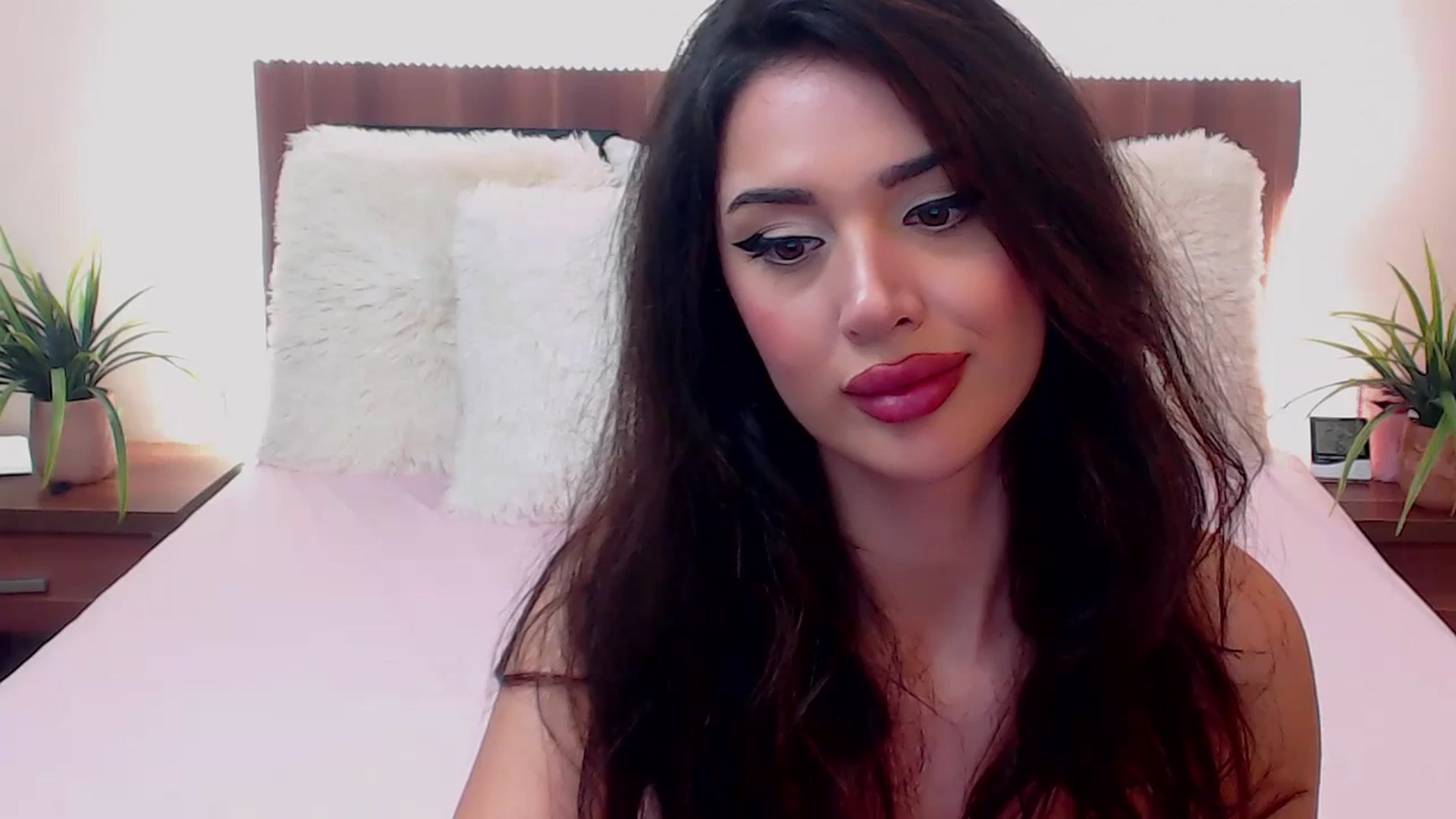 Gallery image thumbnail from DestinyFox1's myfreecams stream on, 12/14/2023, 11:33 image 7 of 20