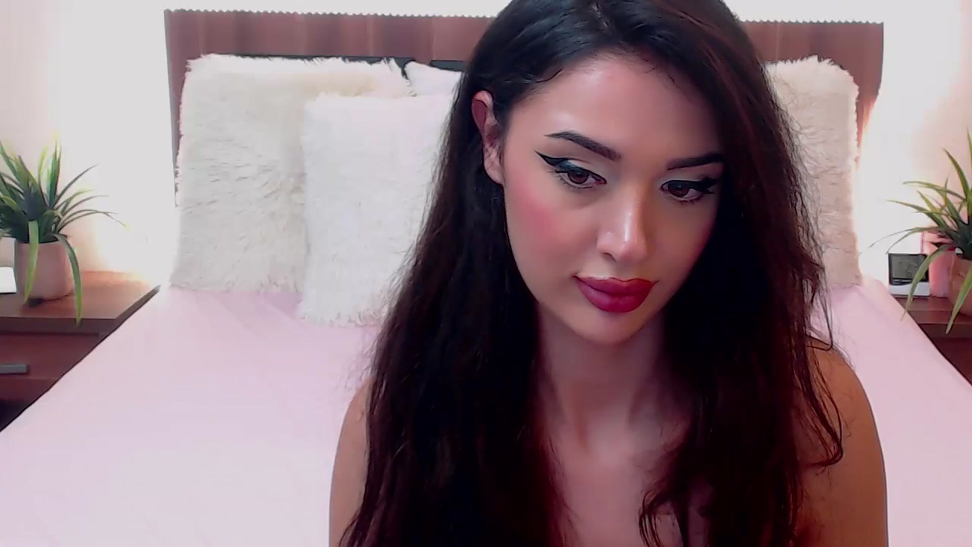 Gallery image thumbnail from DestinyFox1's myfreecams stream on, 12/14/2023, 11:33 image 20 of 20