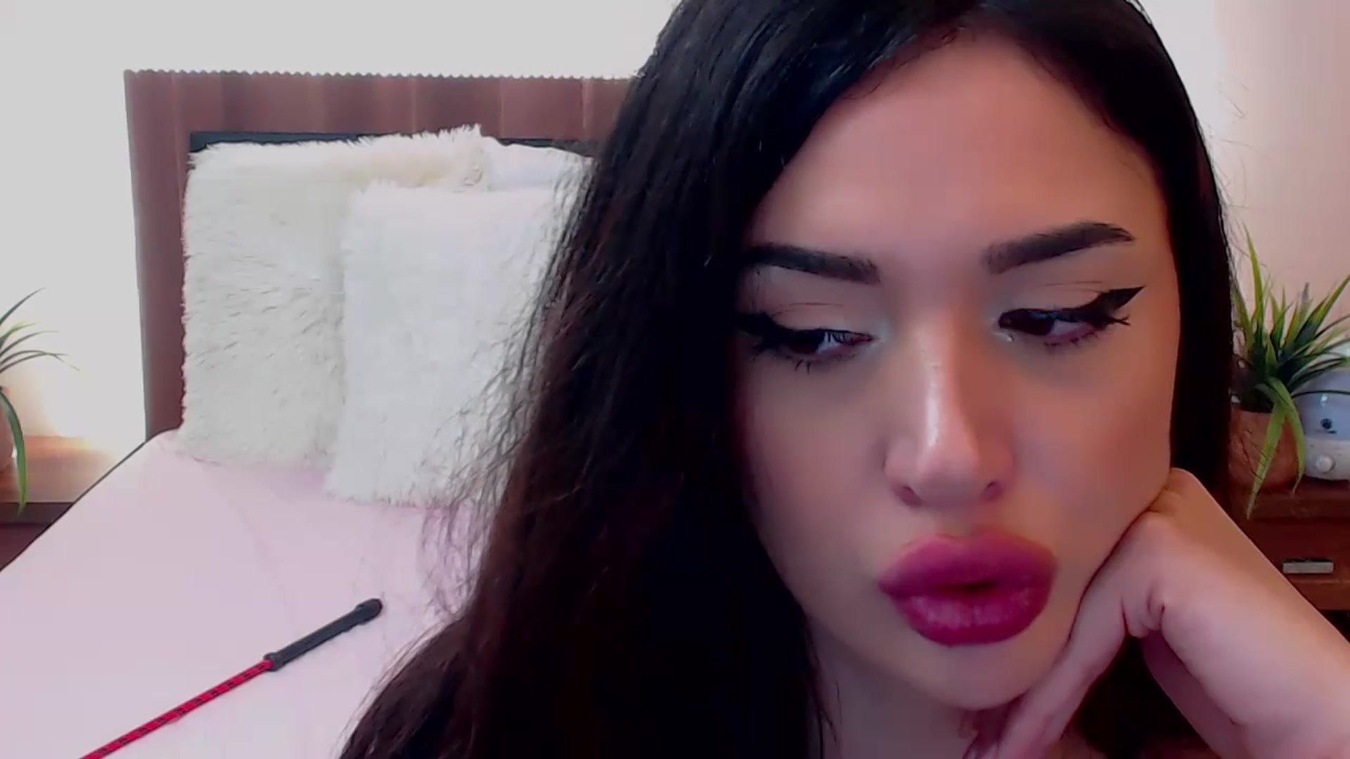 Gallery image thumbnail from DestinyFox1's myfreecams stream on, 12/15/2023, 16:02 image 14 of 20