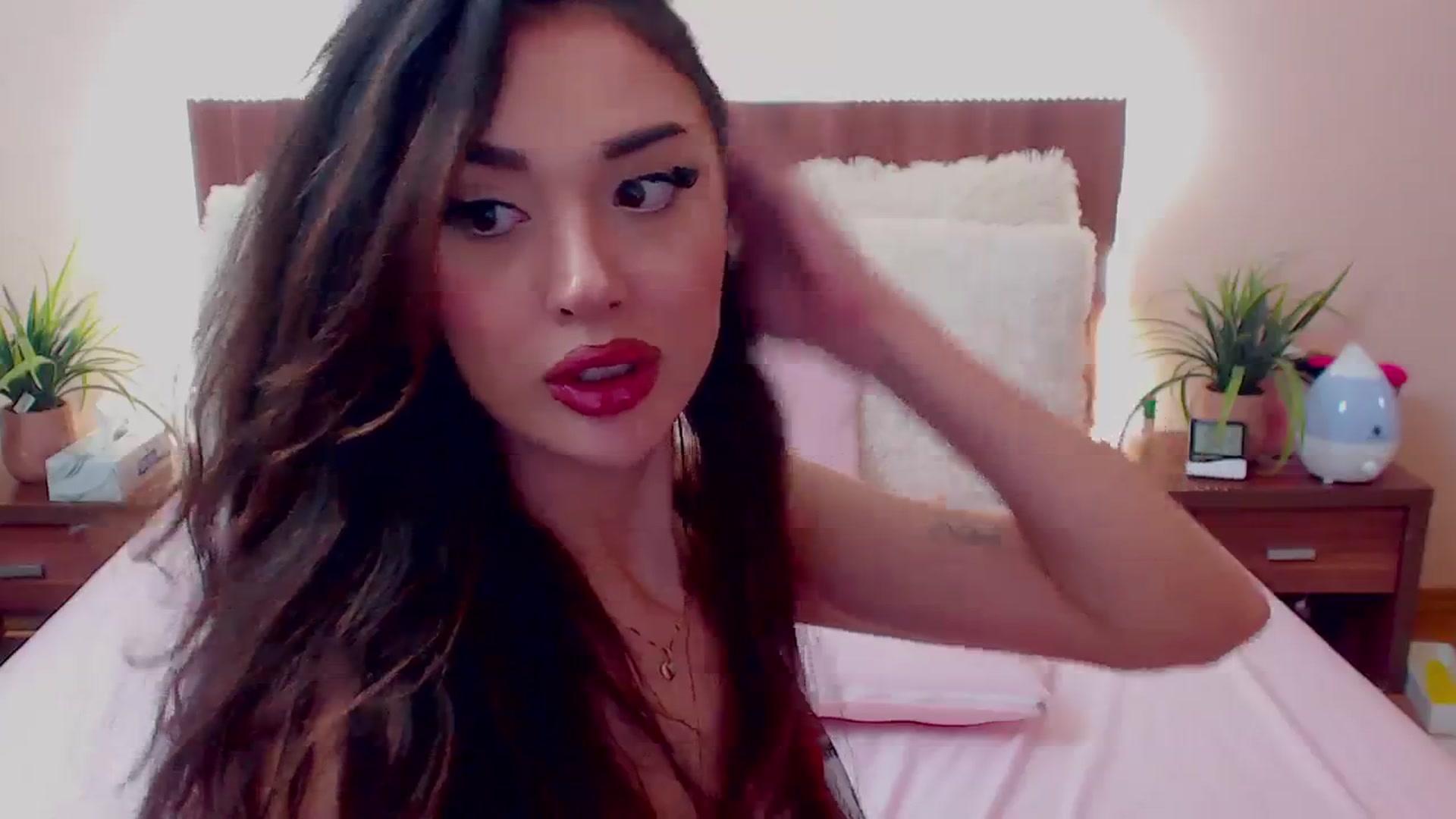 Gallery image thumbnail from DestinyFox1's myfreecams stream on, 02/29/2024, 17:19 image 6 of 20