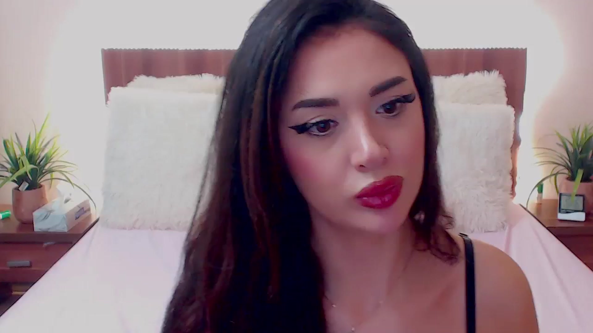 Gallery image thumbnail from DestinyFox1's myfreecams stream on, 02/29/2024, 18:50 image 1 of 20