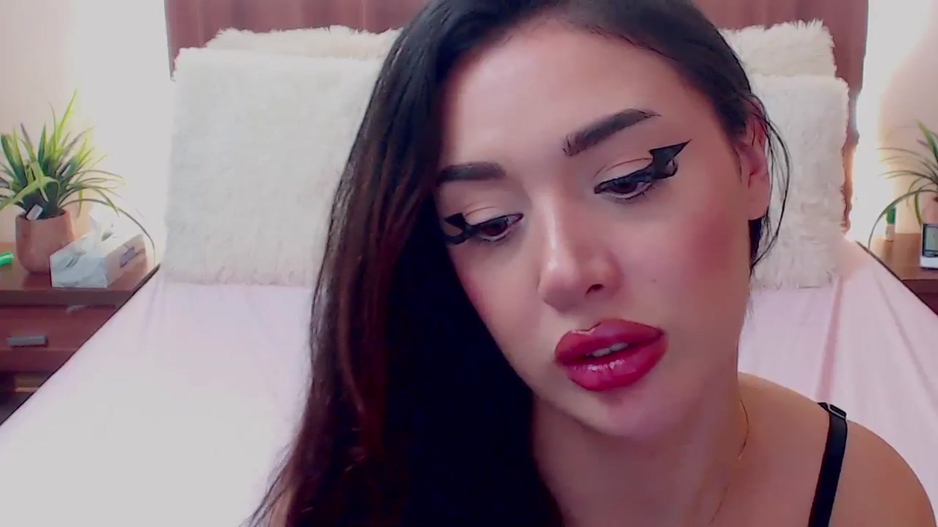 Gallery image thumbnail from DestinyFox1's myfreecams stream on, 02/29/2024, 18:50 image 6 of 20