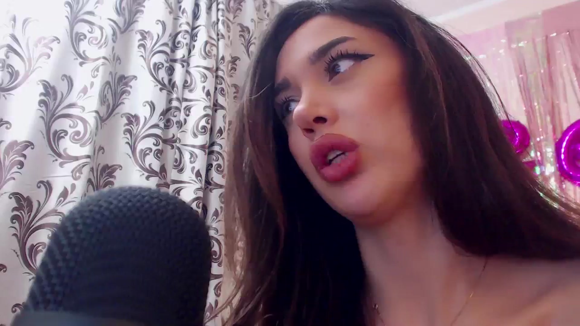 Gallery image thumbnail from DestinyFox1's myfreecams stream on, 03/02/2024, 18:31 image 15 of 20
