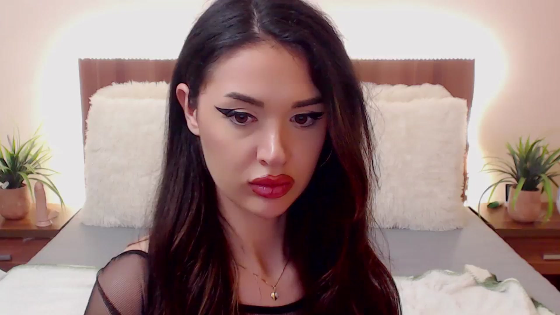 Gallery image thumbnail from DestinyFox1's myfreecams stream on, 03/04/2024, 19:56 image 19 of 20