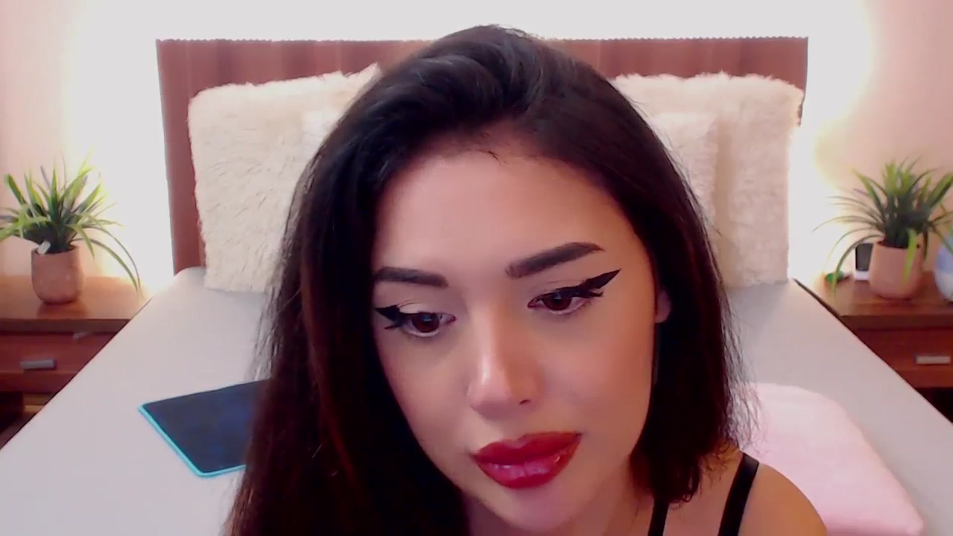 Gallery image thumbnail from DestinyFox1's myfreecams stream on, 03/06/2024, 12:33 image 3 of 20