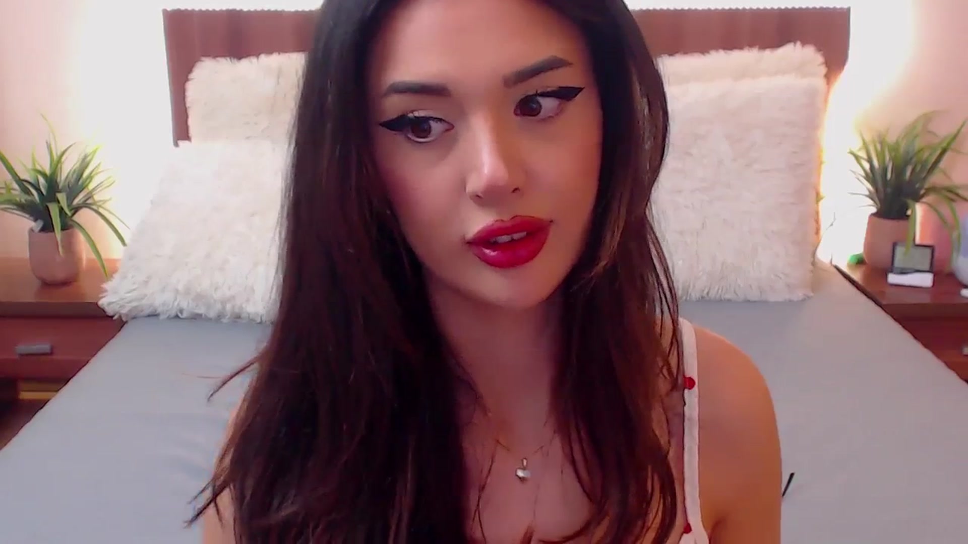 Gallery image thumbnail from DestinyFox1's myfreecams stream on, 03/11/2024, 09:57 image 6 of 20