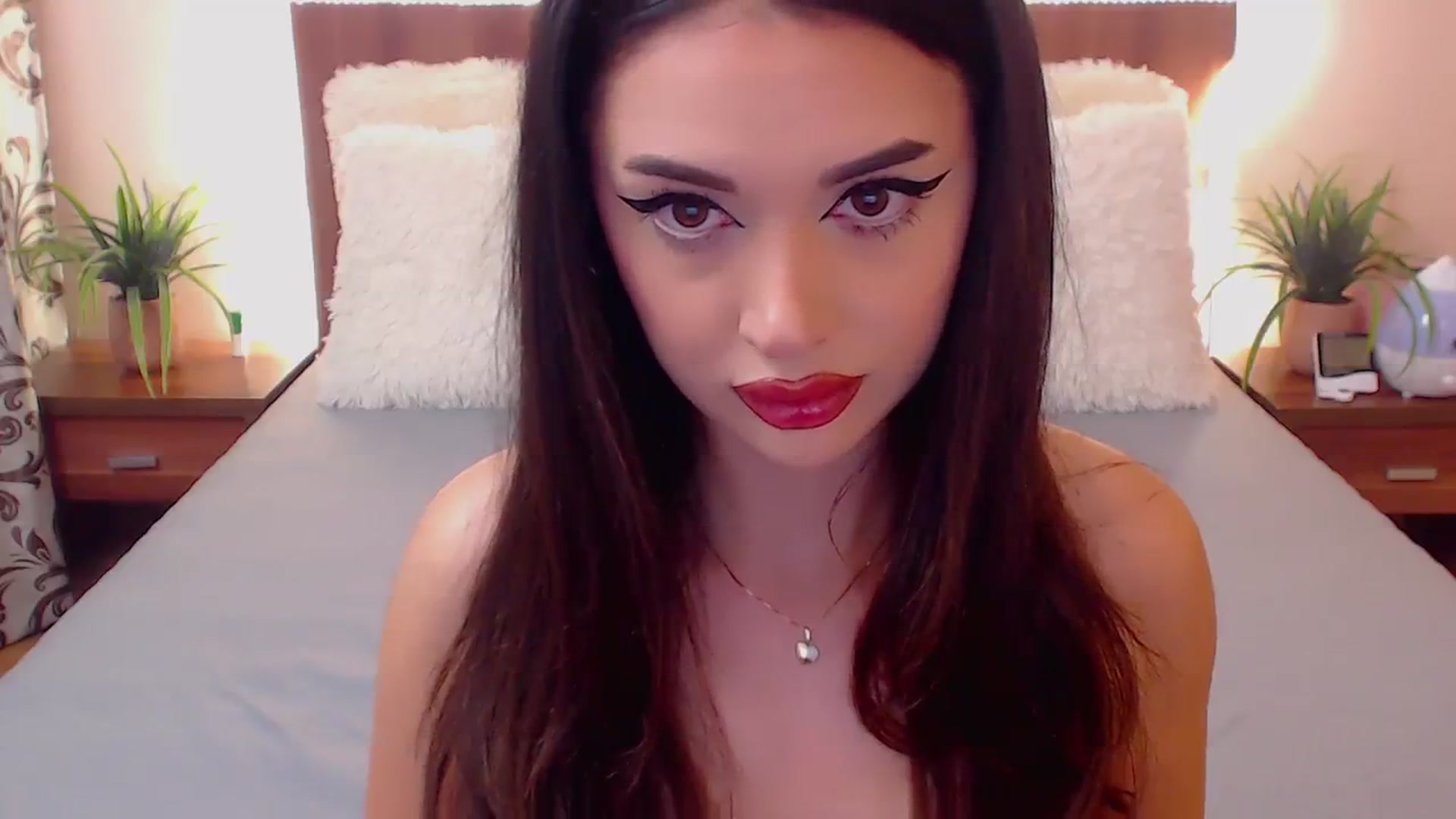 Gallery image thumbnail from DestinyFox1's myfreecams stream on, 03/13/2024, 14:58 image 12 of 20