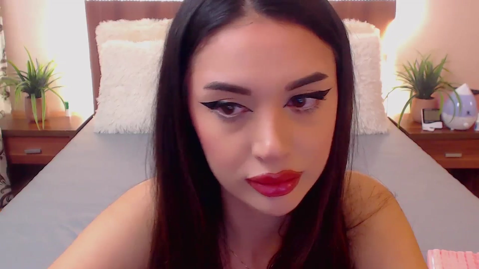 Gallery image thumbnail from DestinyFox1's myfreecams stream on, 03/13/2024, 14:58 image 10 of 20