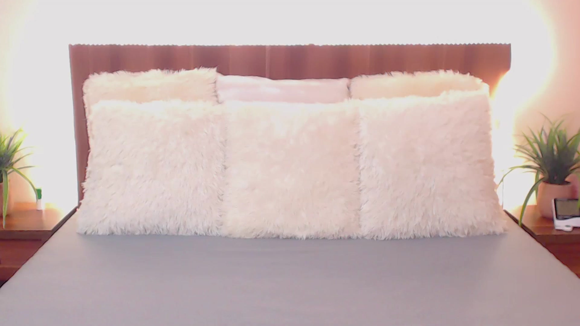 Gallery image thumbnail from DestinyFox1's myfreecams stream on, 03/13/2024, 16:15 image 1 of 20