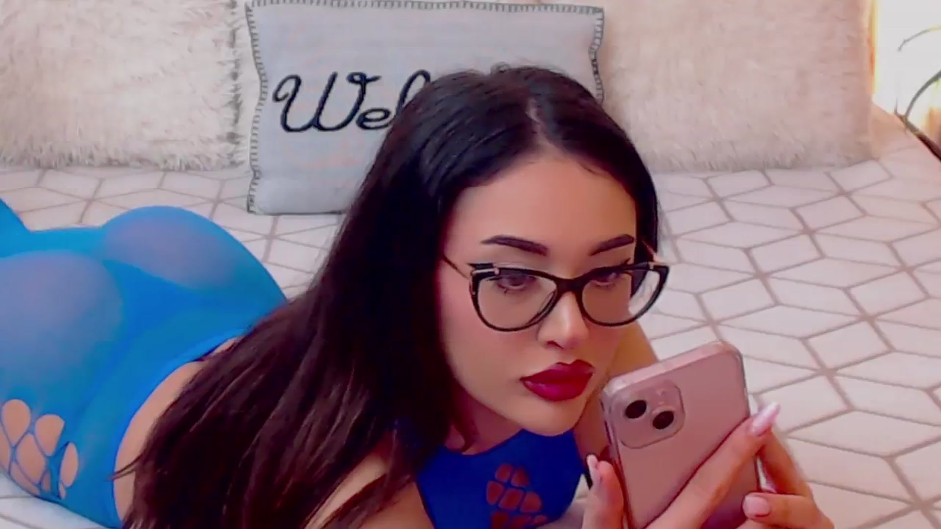 Gallery image thumbnail from DestinyFox1's myfreecams stream on, 04/05/2024, 12:05 image 8 of 20