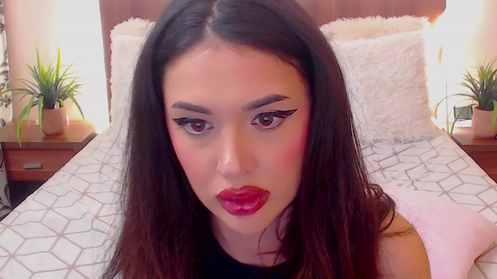 Gallery image thumbnail from DestinyFox1's myfreecams stream on, 04/06/2024, 17:29 image 18 of 20