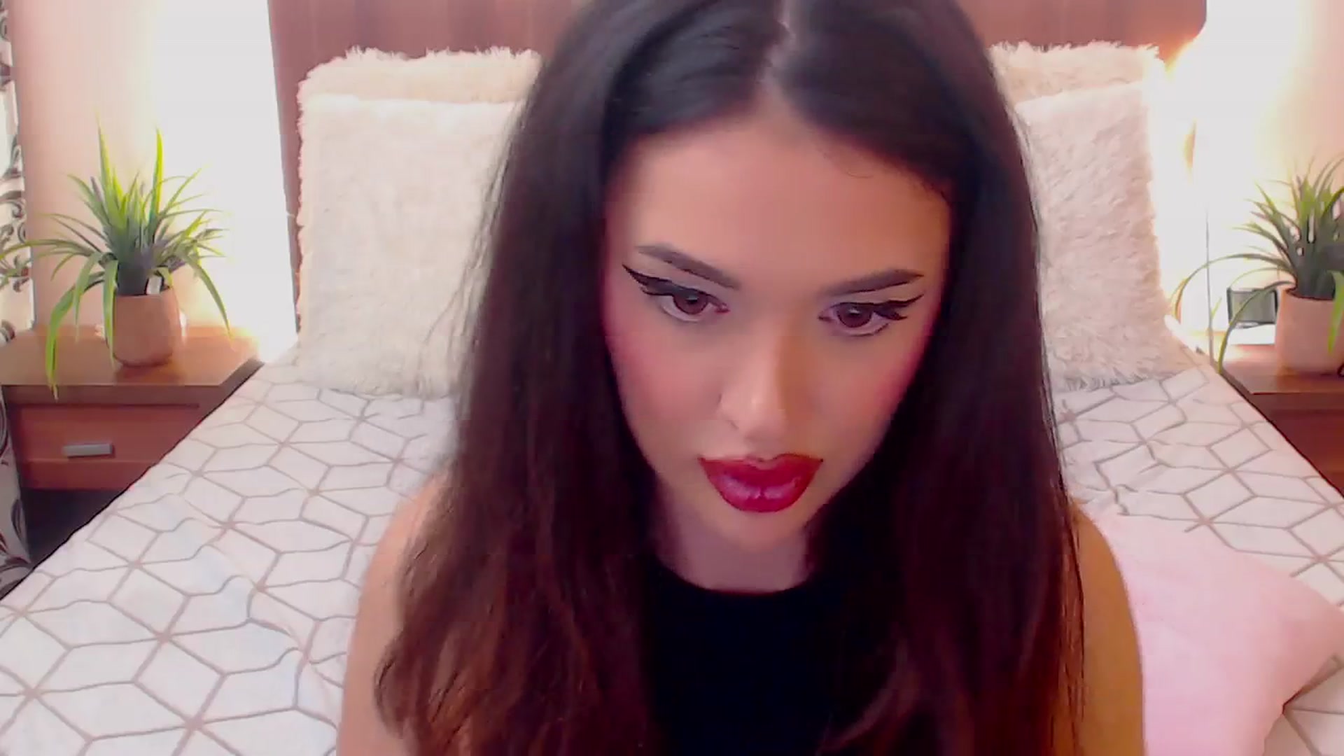 Gallery image thumbnail from DestinyFox1's myfreecams stream on, 04/06/2024, 17:29 image 20 of 20