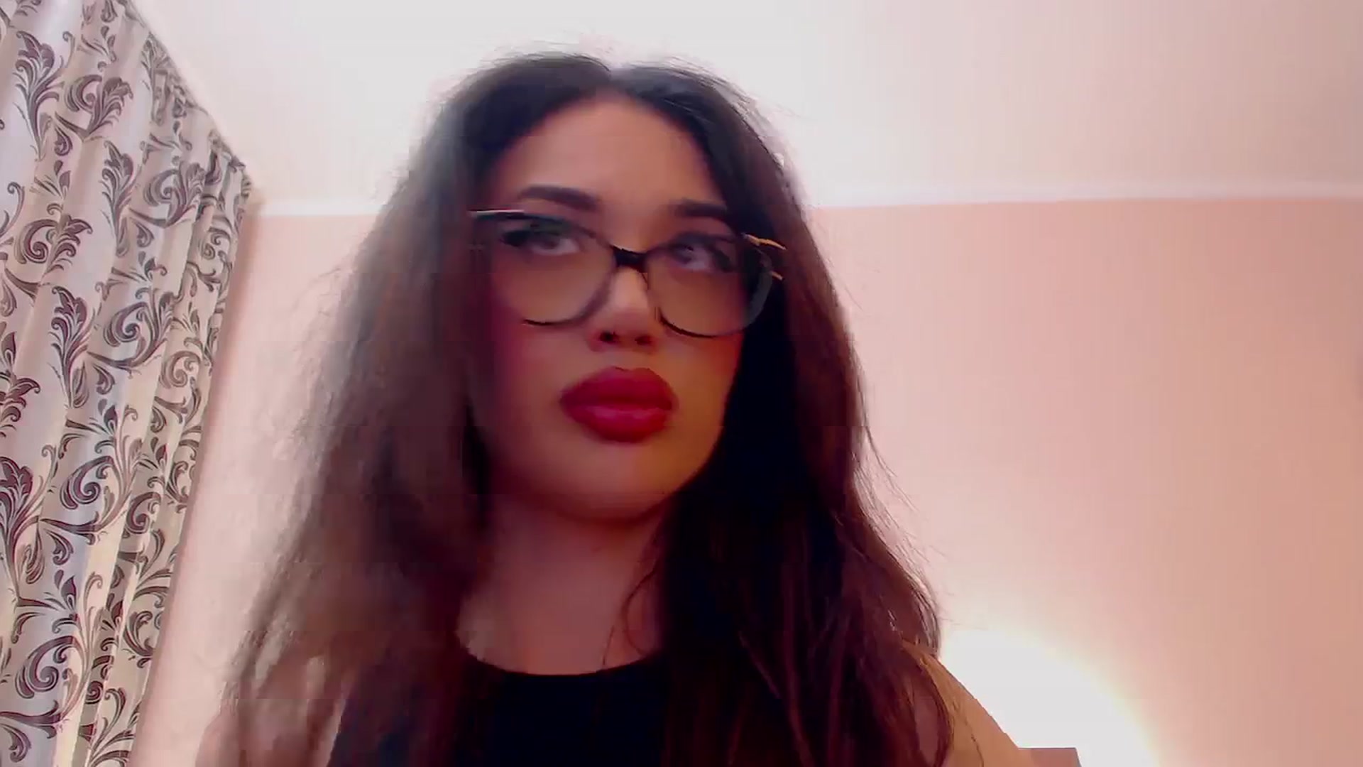 Gallery image thumbnail from DestinyFox1's myfreecams stream on, 04/06/2024, 17:29 image 4 of 20