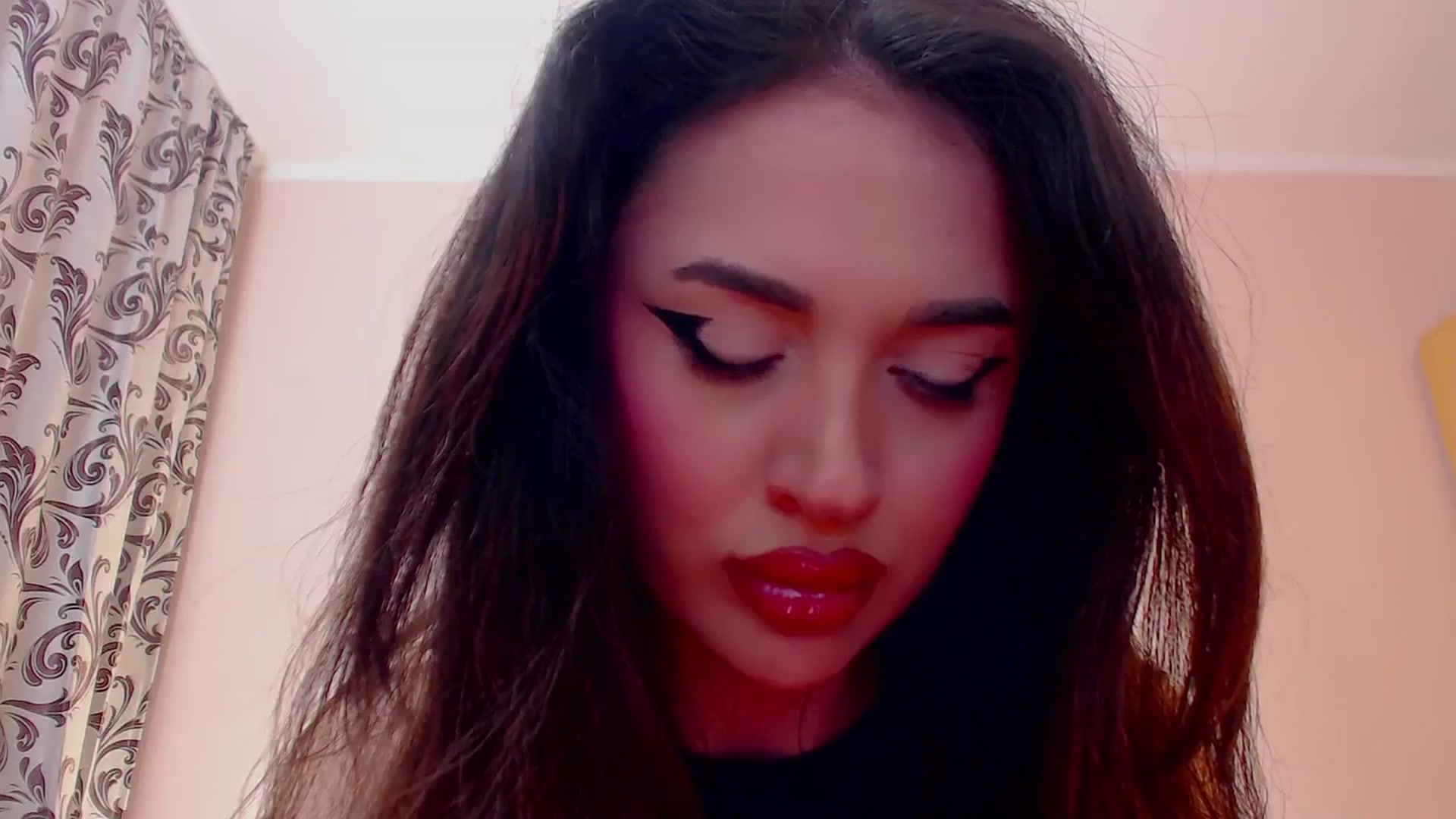 Gallery image thumbnail from DestinyFox1's myfreecams stream on, 04/06/2024, 17:29 image 10 of 20