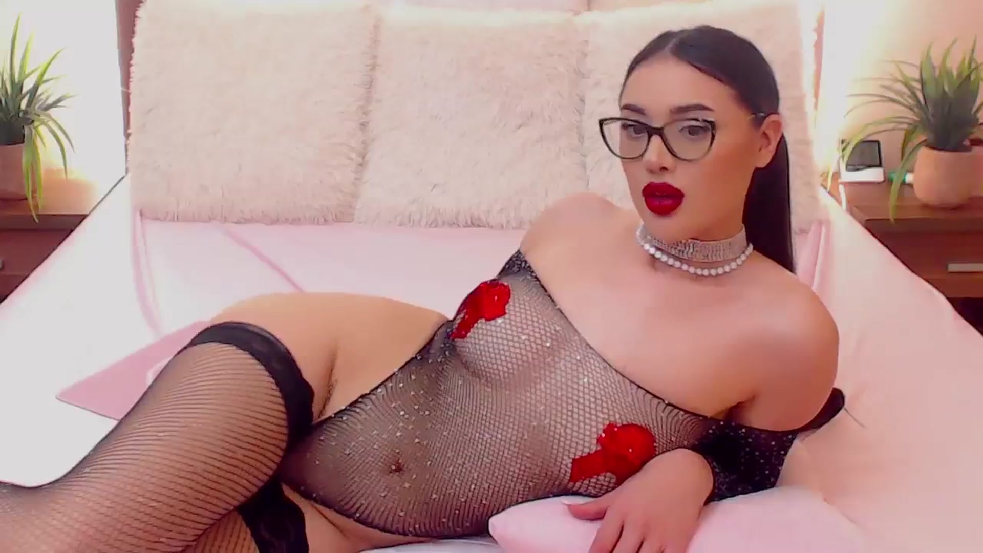 Gallery image thumbnail from DestinyFox1's myfreecams stream on, 04/12/2024, 13:17 image 16 of 20